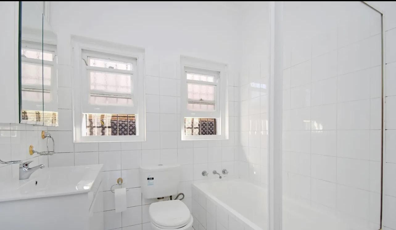 Shipradi Homes - Beautiful unit in Prime location Queen Room 2