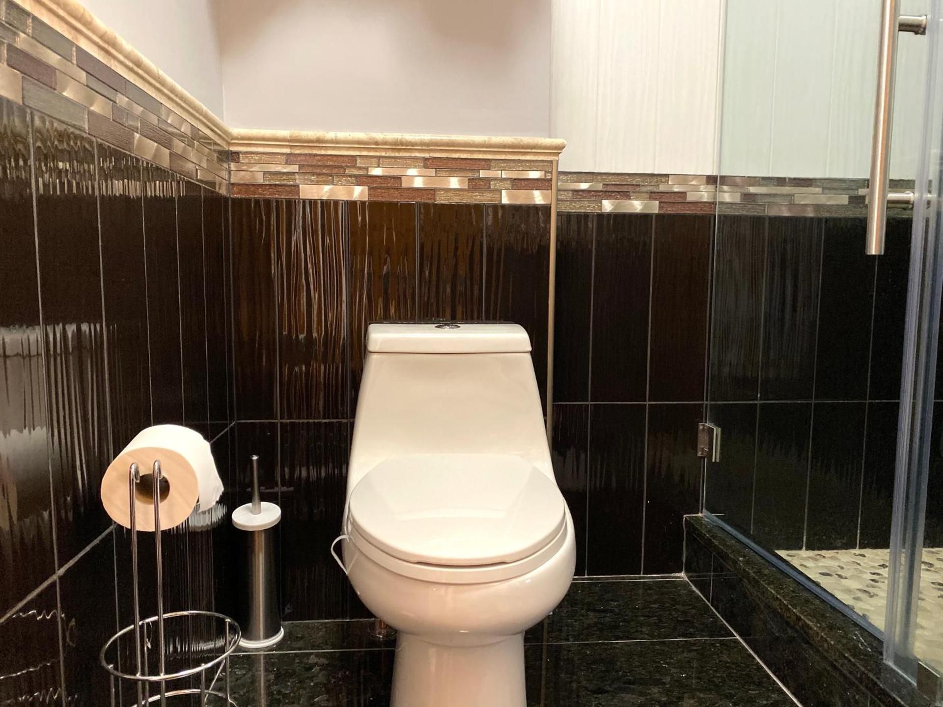 AF Stays - Philadelphia 1210 Mt Vernon St  Queen Room 