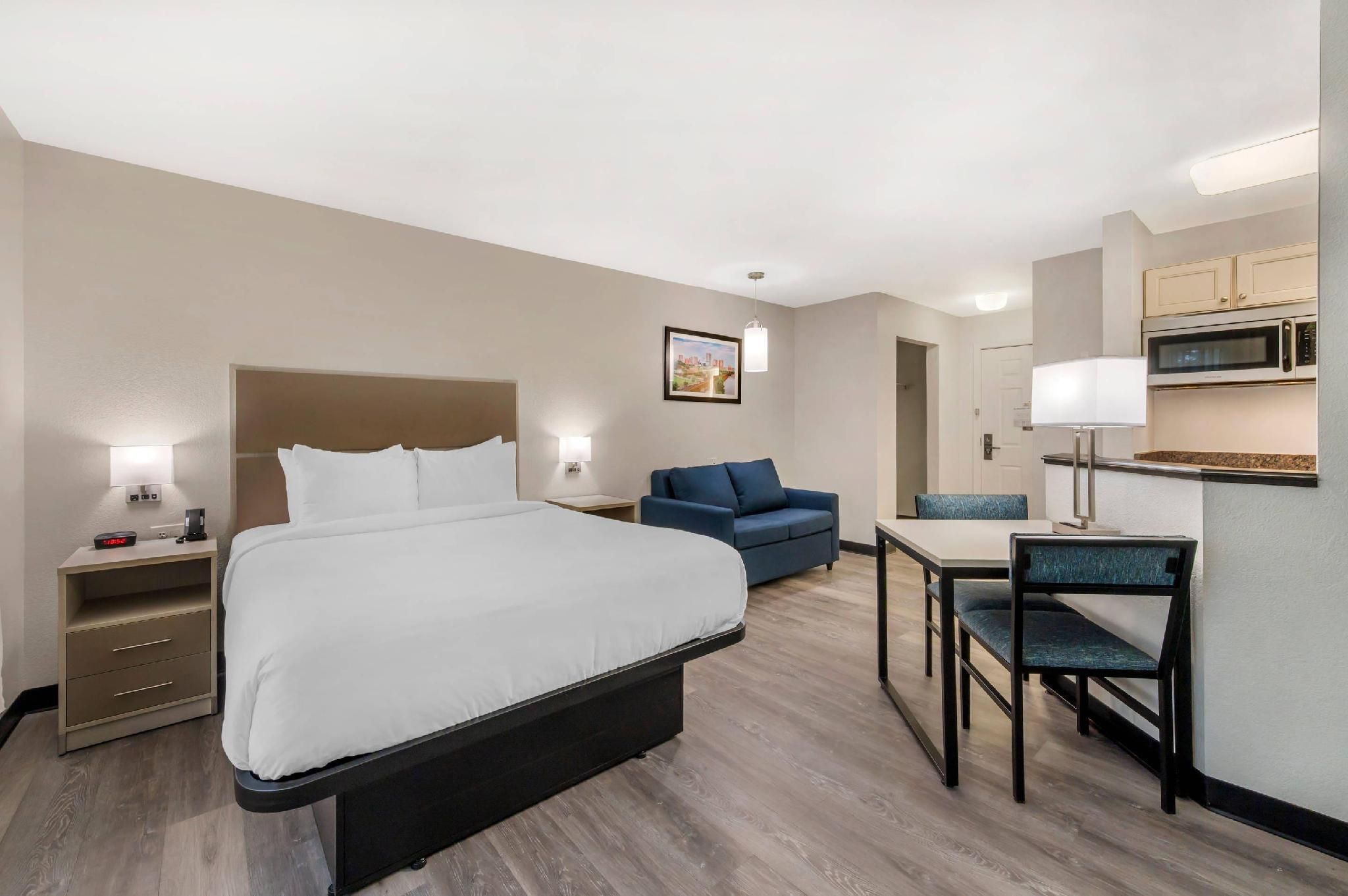 1 Queen Bed, Nonsmoking, Accessible