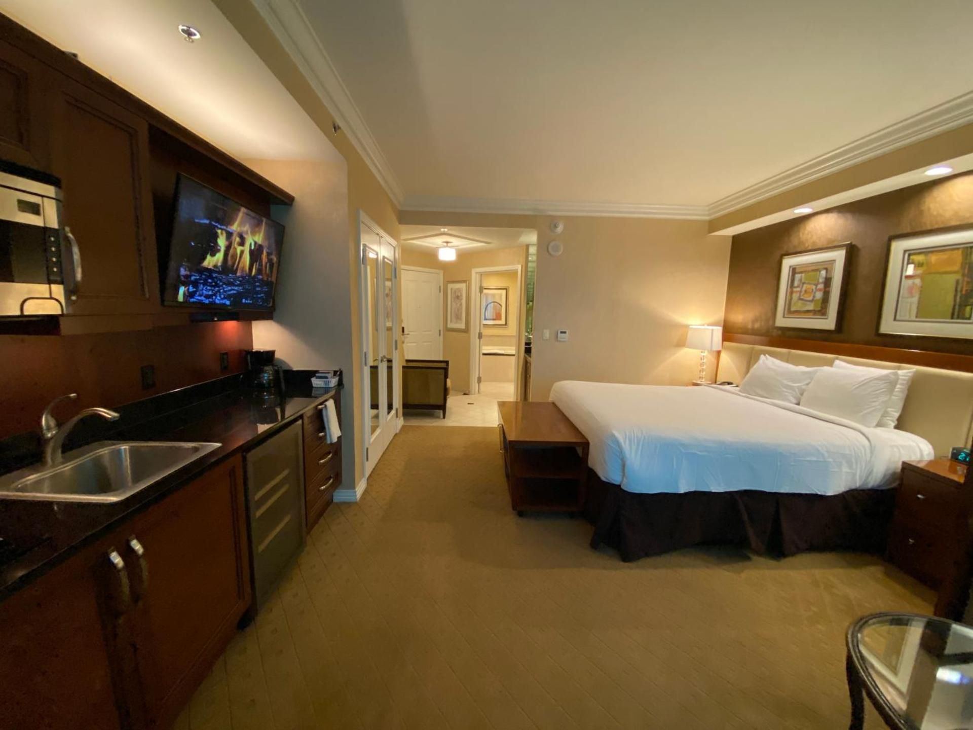 MGM Signature Studios by FantasticStay Deluxe King Studio 119