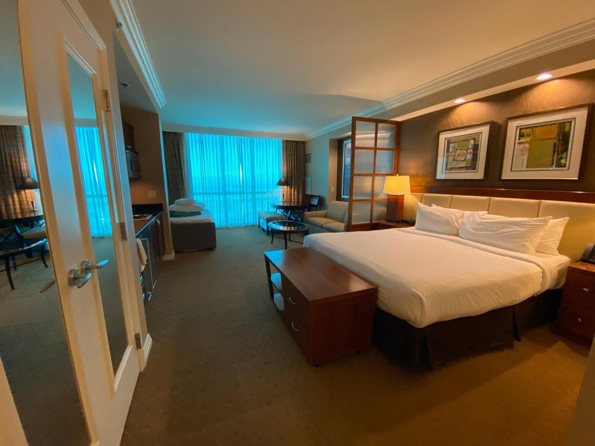 MGM Signature Studios by FantasticStay Deluxe King Studio 107