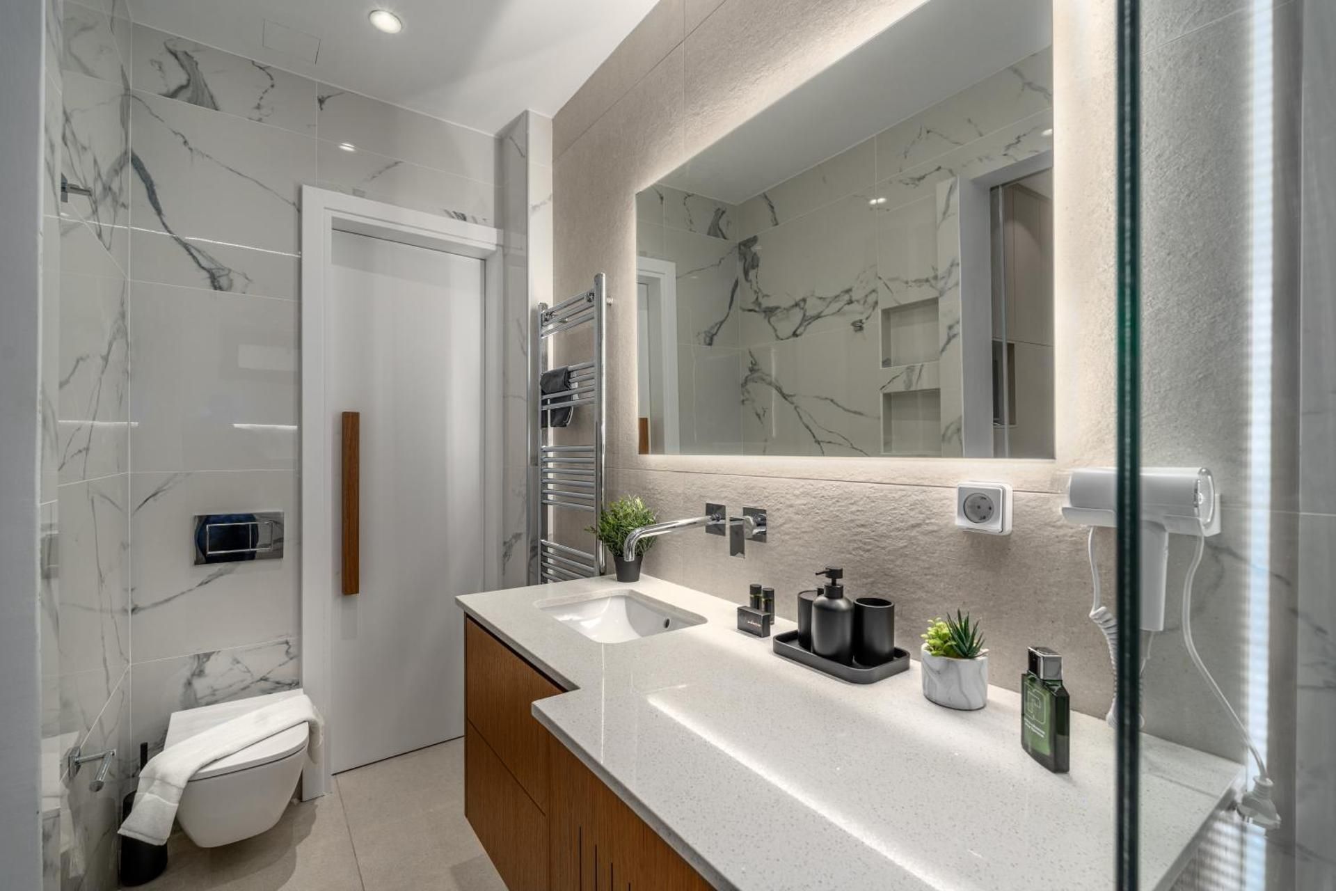 'Green & Blue' Castella Luxury Suites Superior One-Bedroom Apartment with Balcony