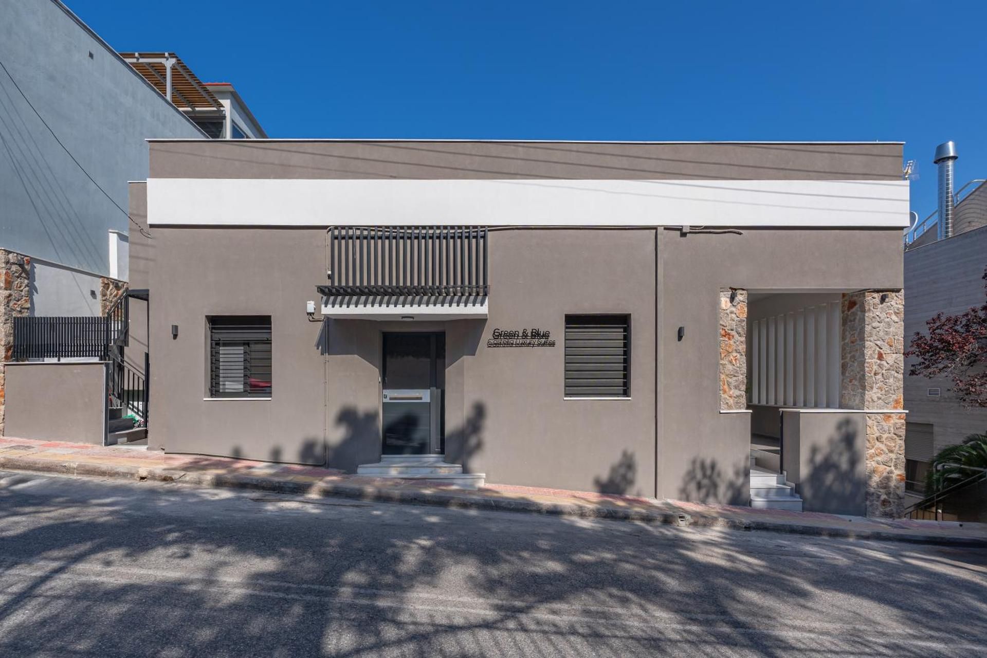 'Green & Blue' Castella Luxury Suites