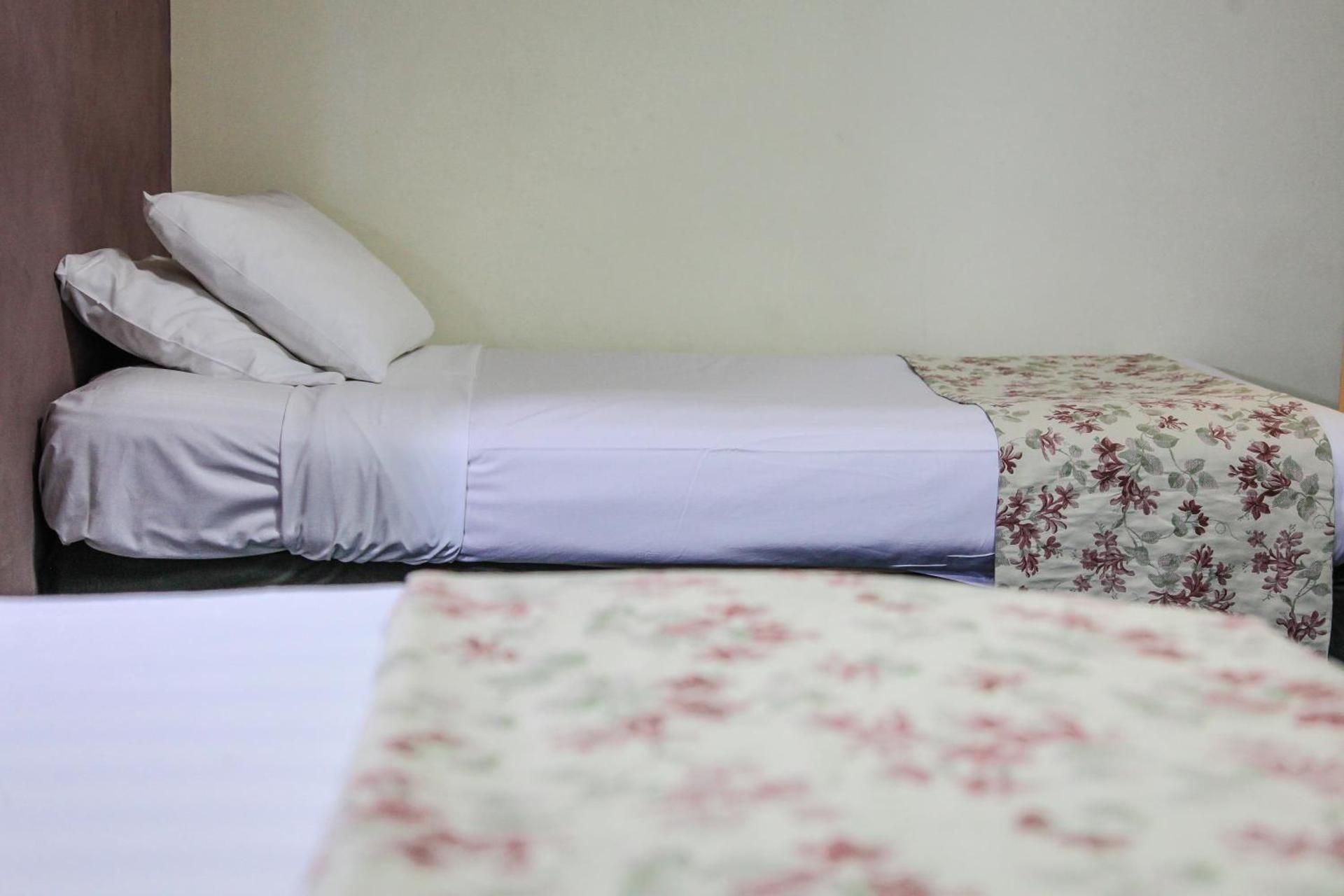 Maynestay Motel Family Room