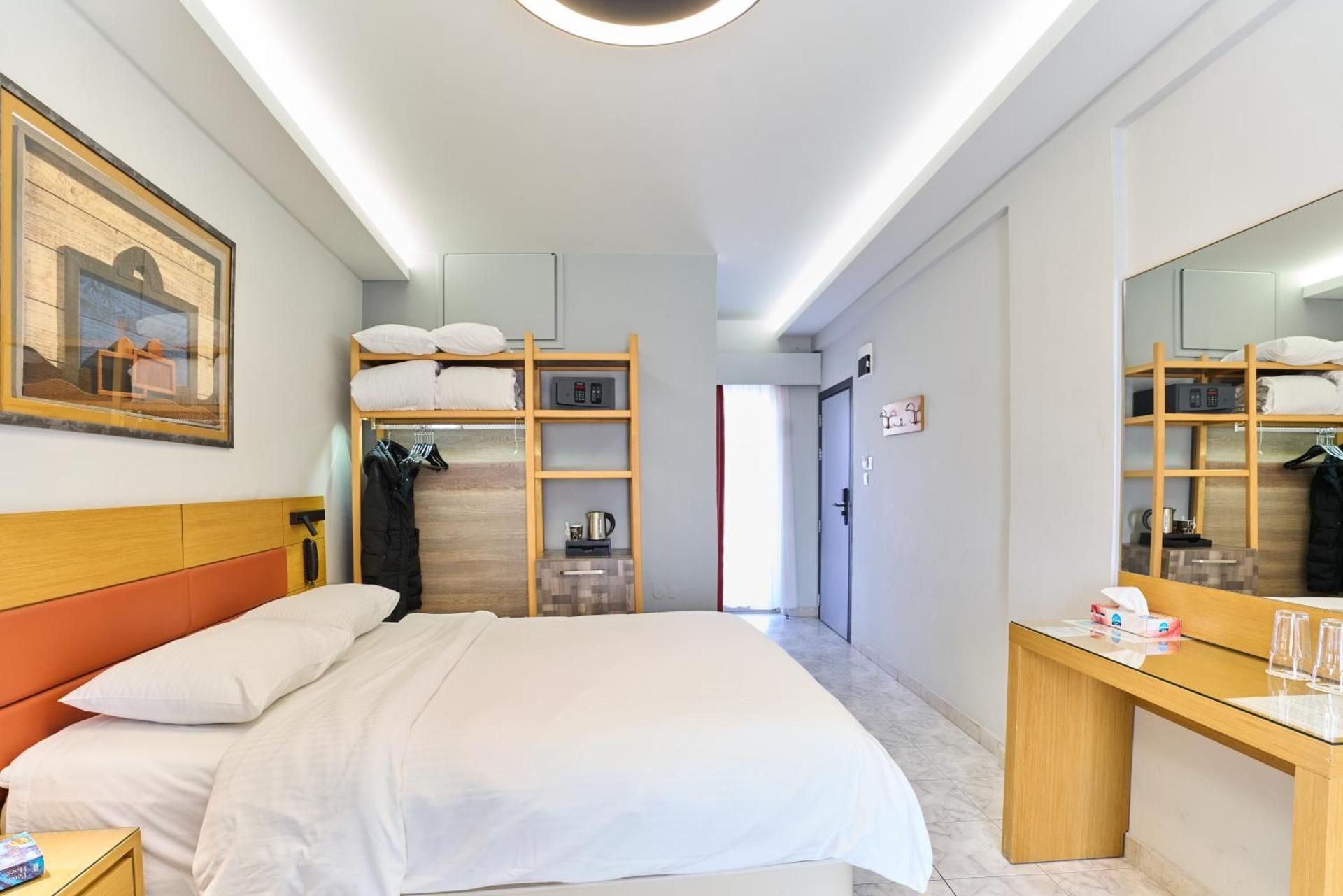 Hotel Erika Quadruple Room