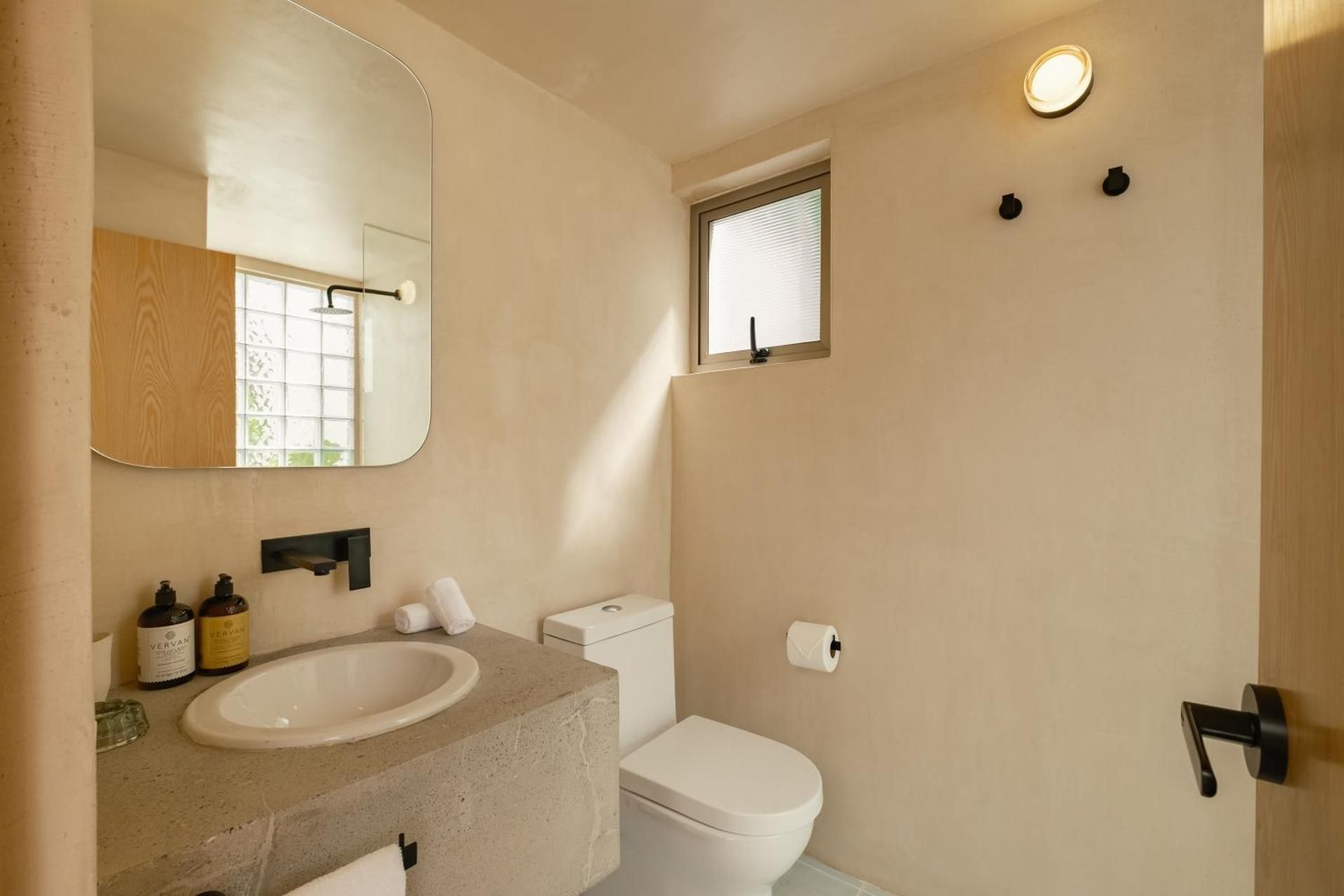 Cholula Condesa Hotel by Lumina Deluxe King Room 361