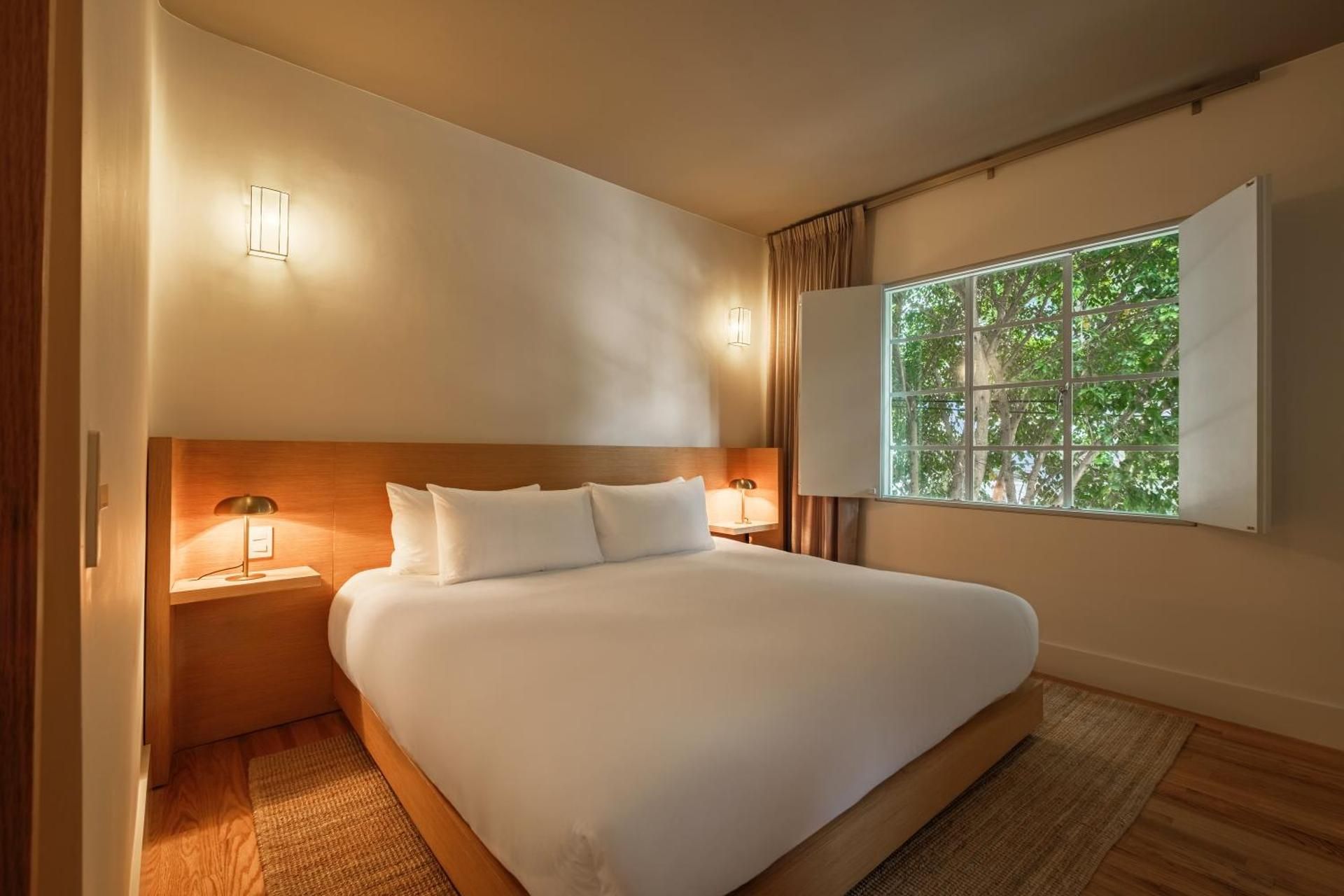 Cholula Condesa Hotel by Lumina Deluxe King Room 157