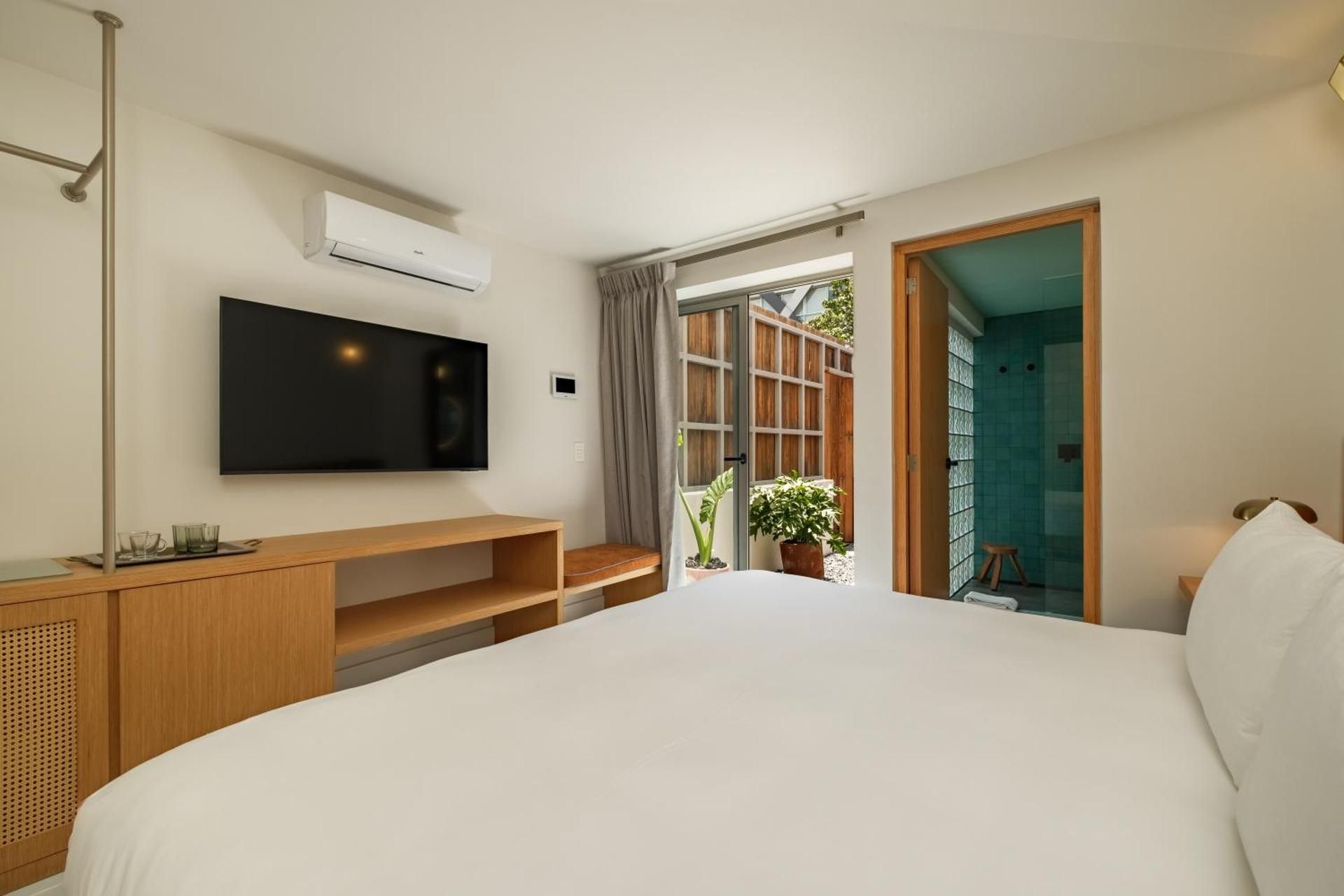 Cholula Condesa Hotel by Lumina Deluxe King Room 13