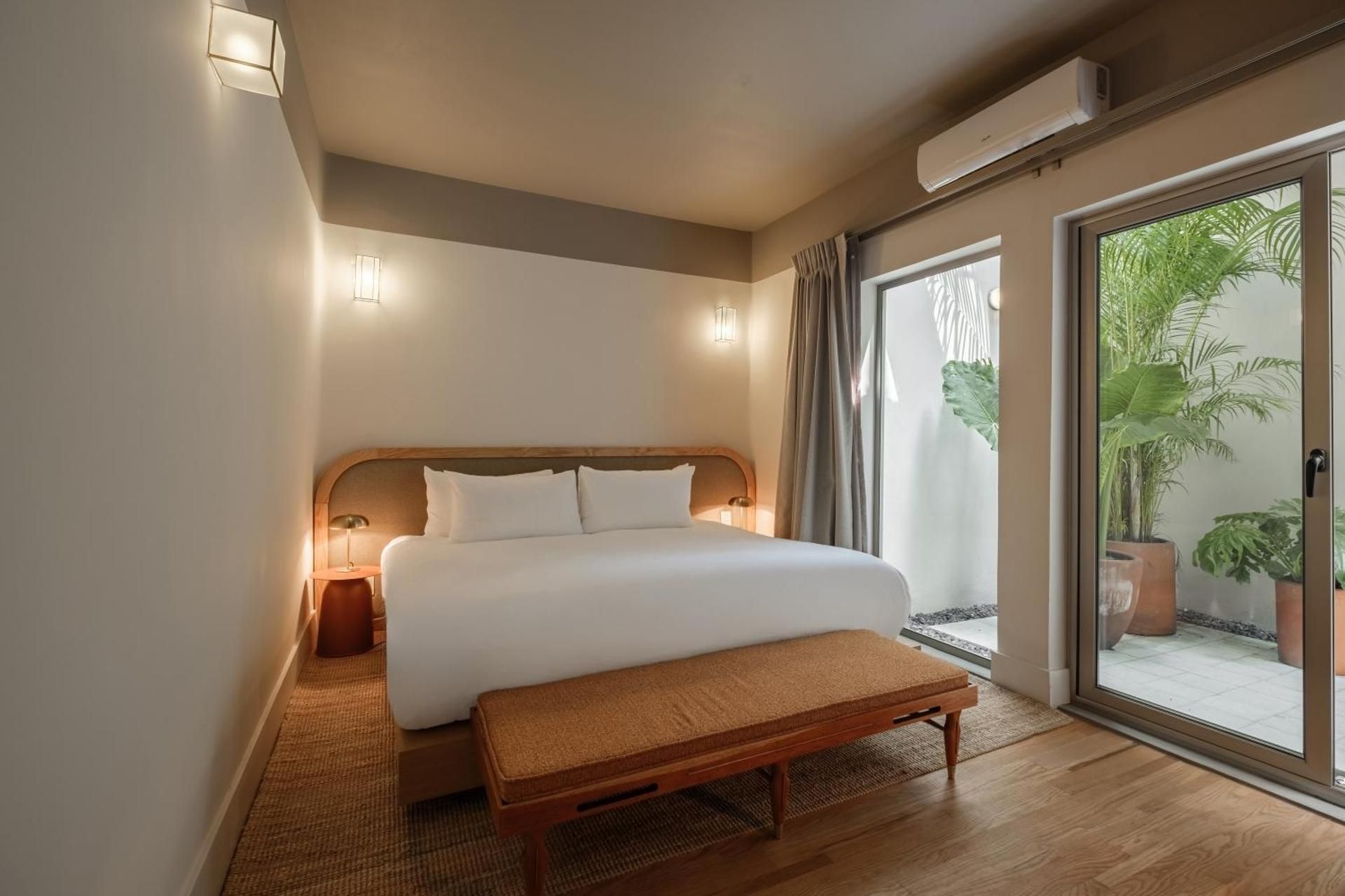 Cholula Condesa Hotel by Lumina Deluxe King Room 73