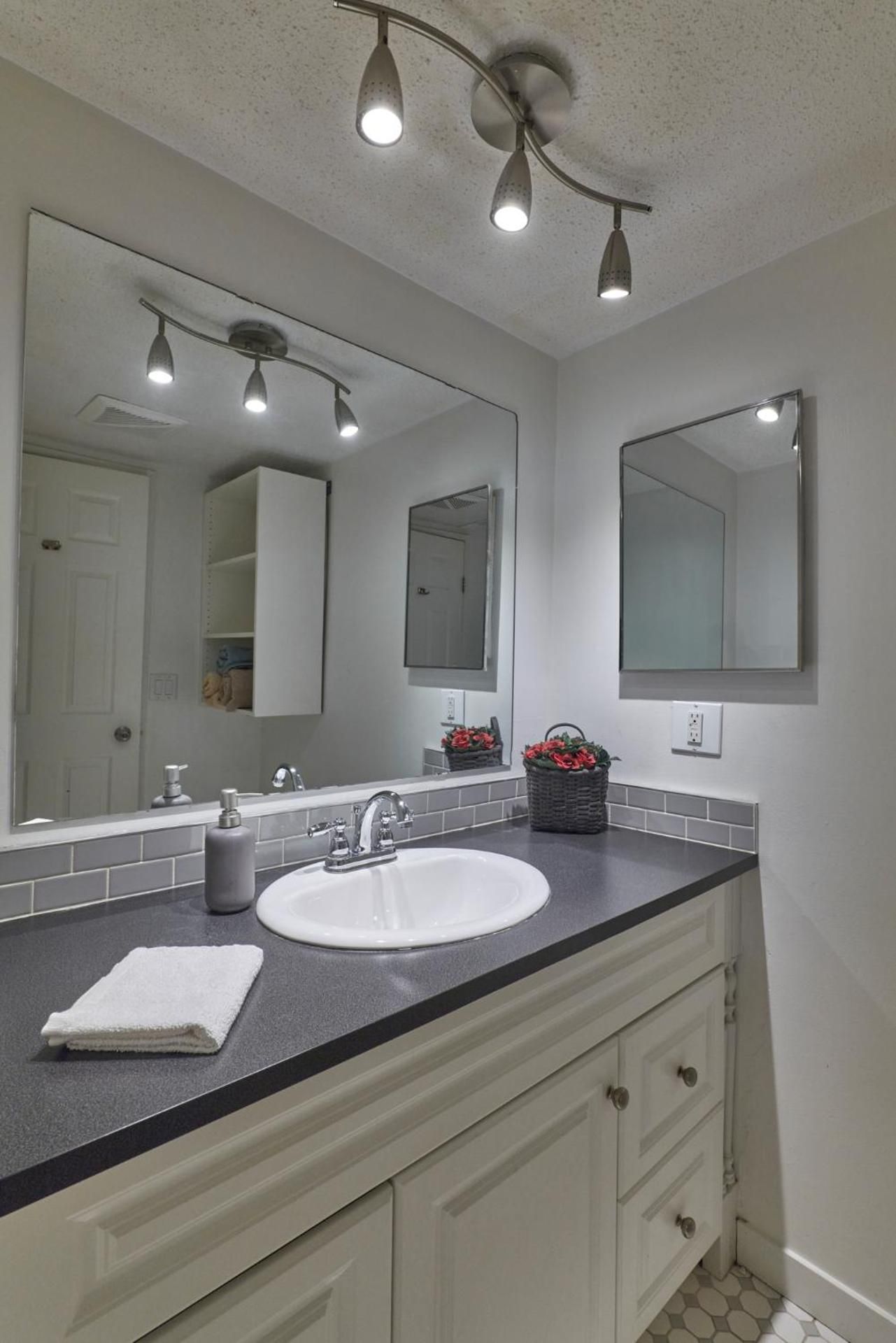 Bowness Suites Five-Bedroom House