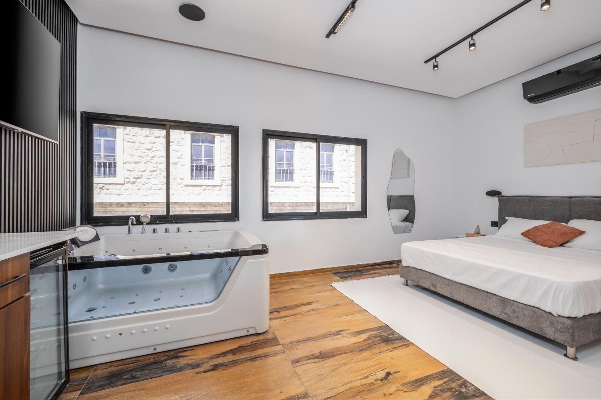 House 46 Deluxe Double Room