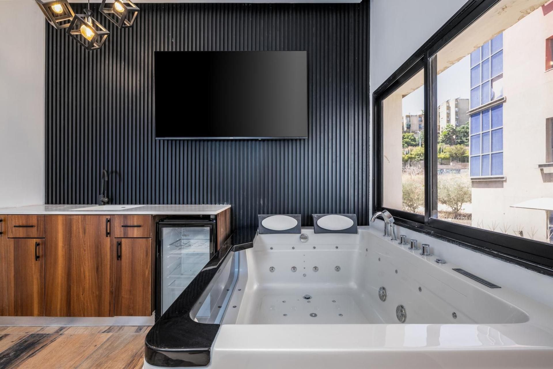 House 46 Deluxe Double Room 7