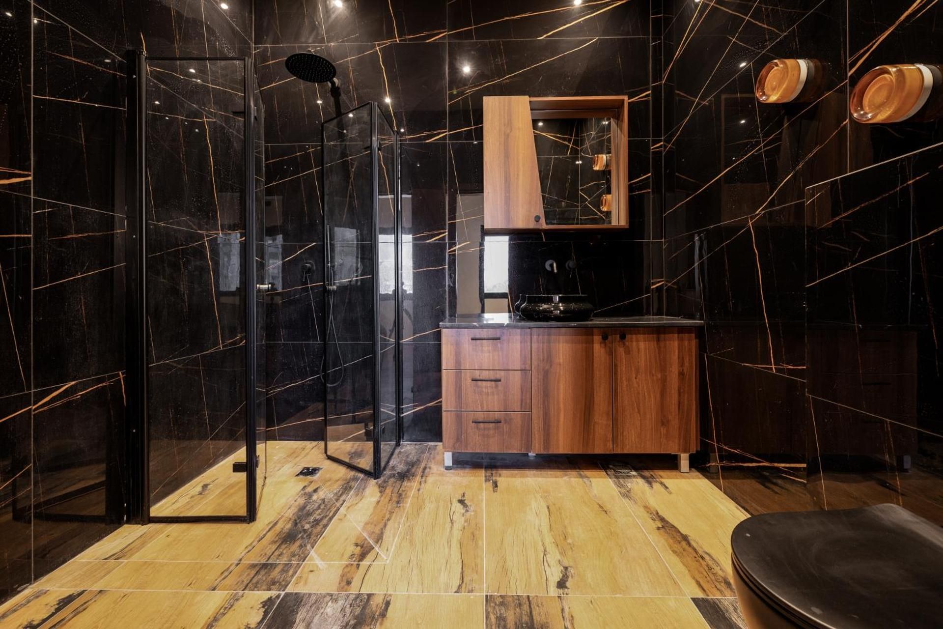 House 46 Deluxe Double Room 9