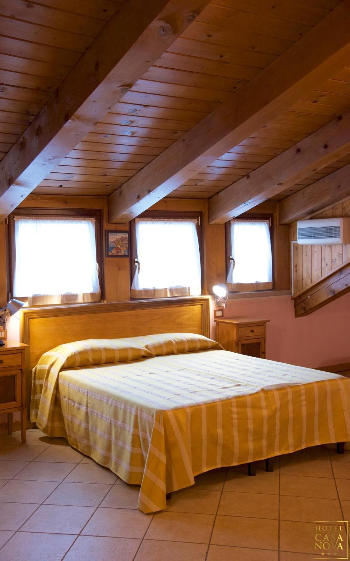 Quadruple Room with Private Bathroom