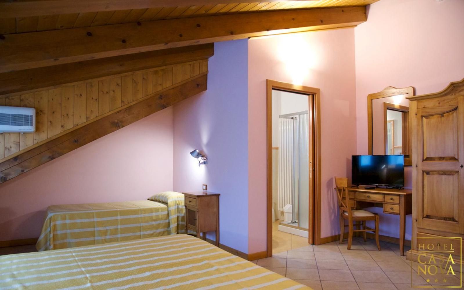 Quadruple Room with Private Bathroom