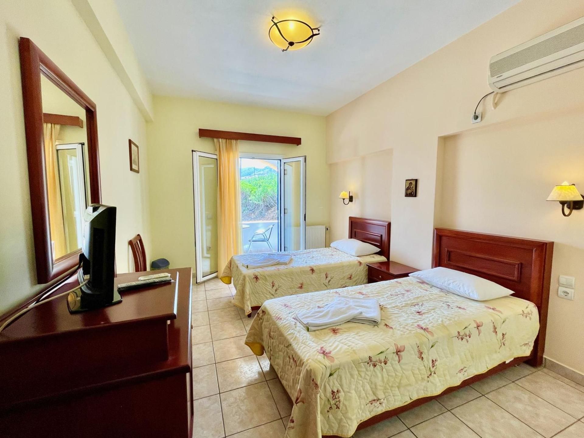 Venardos Hotel Triple Room with Sea View 2