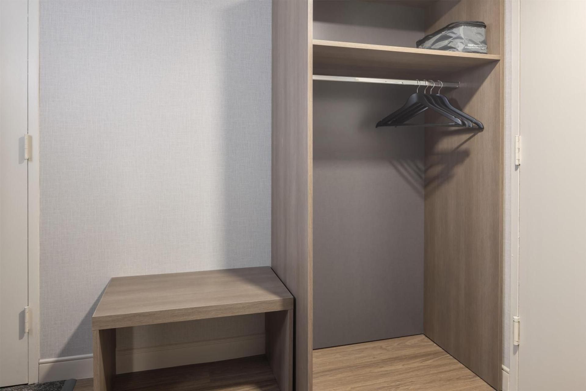 The Midtown Hotel MOD Collection by Sonesta Twin Room 9