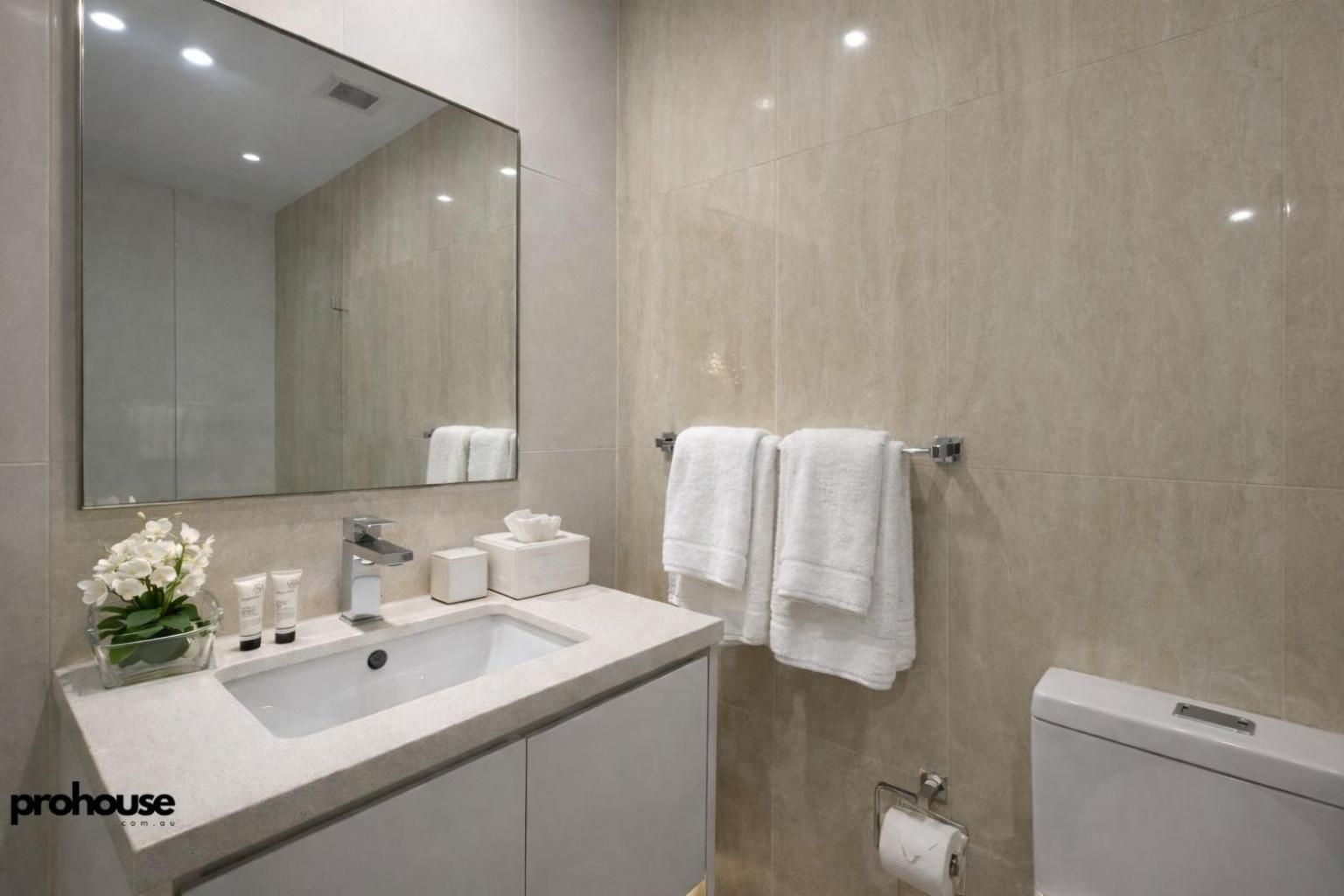ProHouse - Sydney Airport Wolli Creek Double Room with Private Bathroom 8