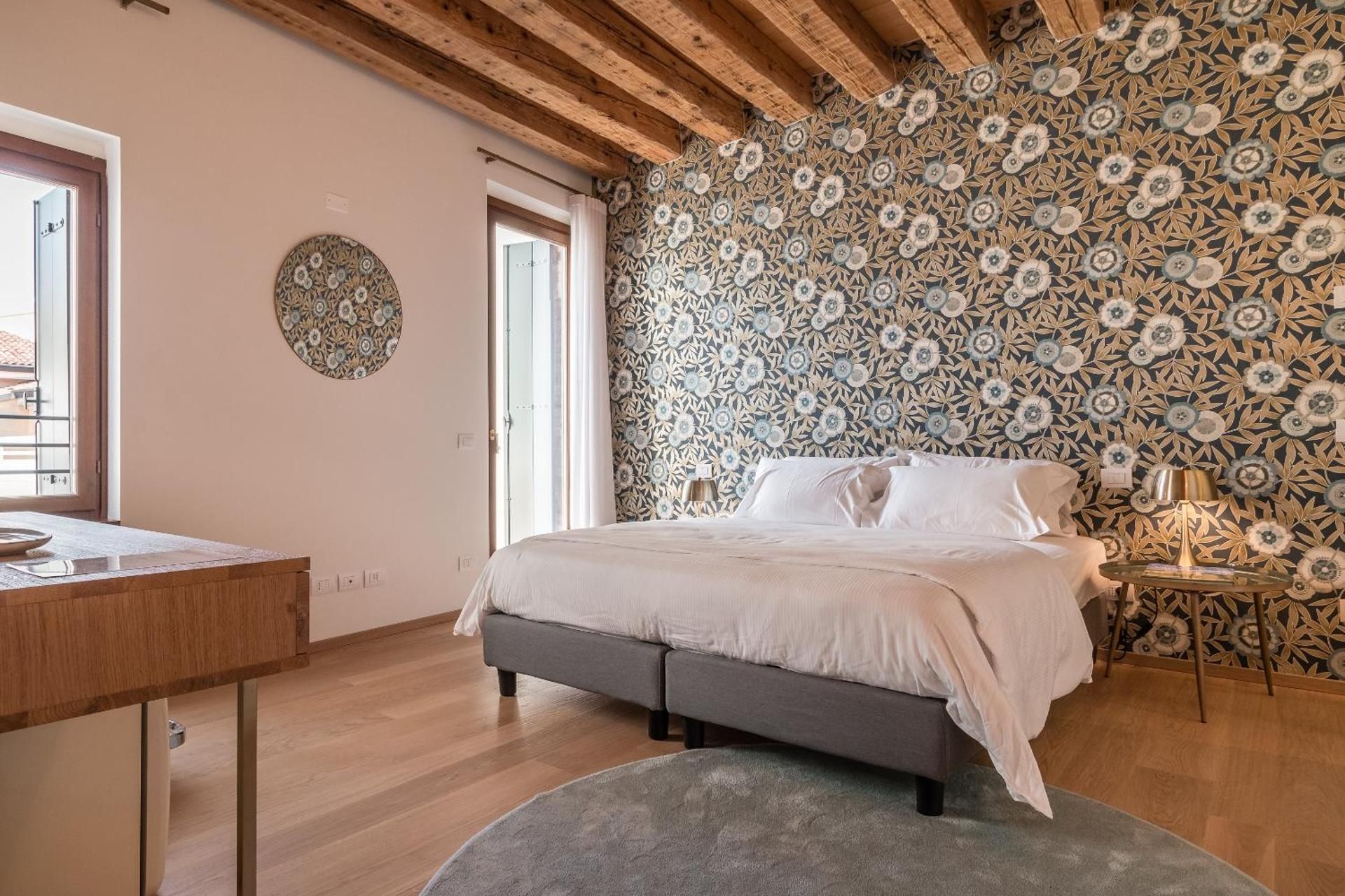 Blooms Botanical Rooms Double Room with Balcony