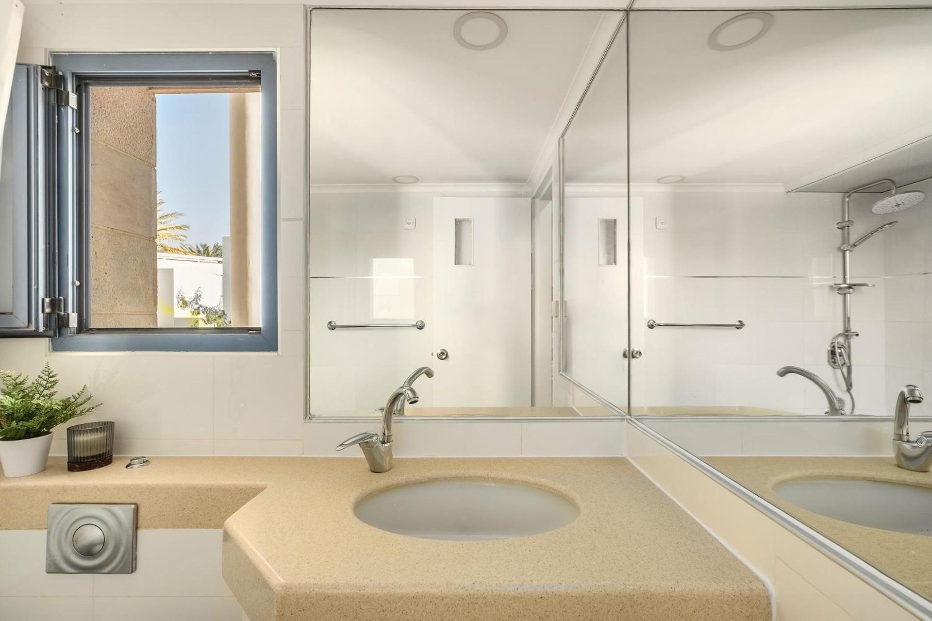 Royal Park Residence by Sea N' Rent Studio 45