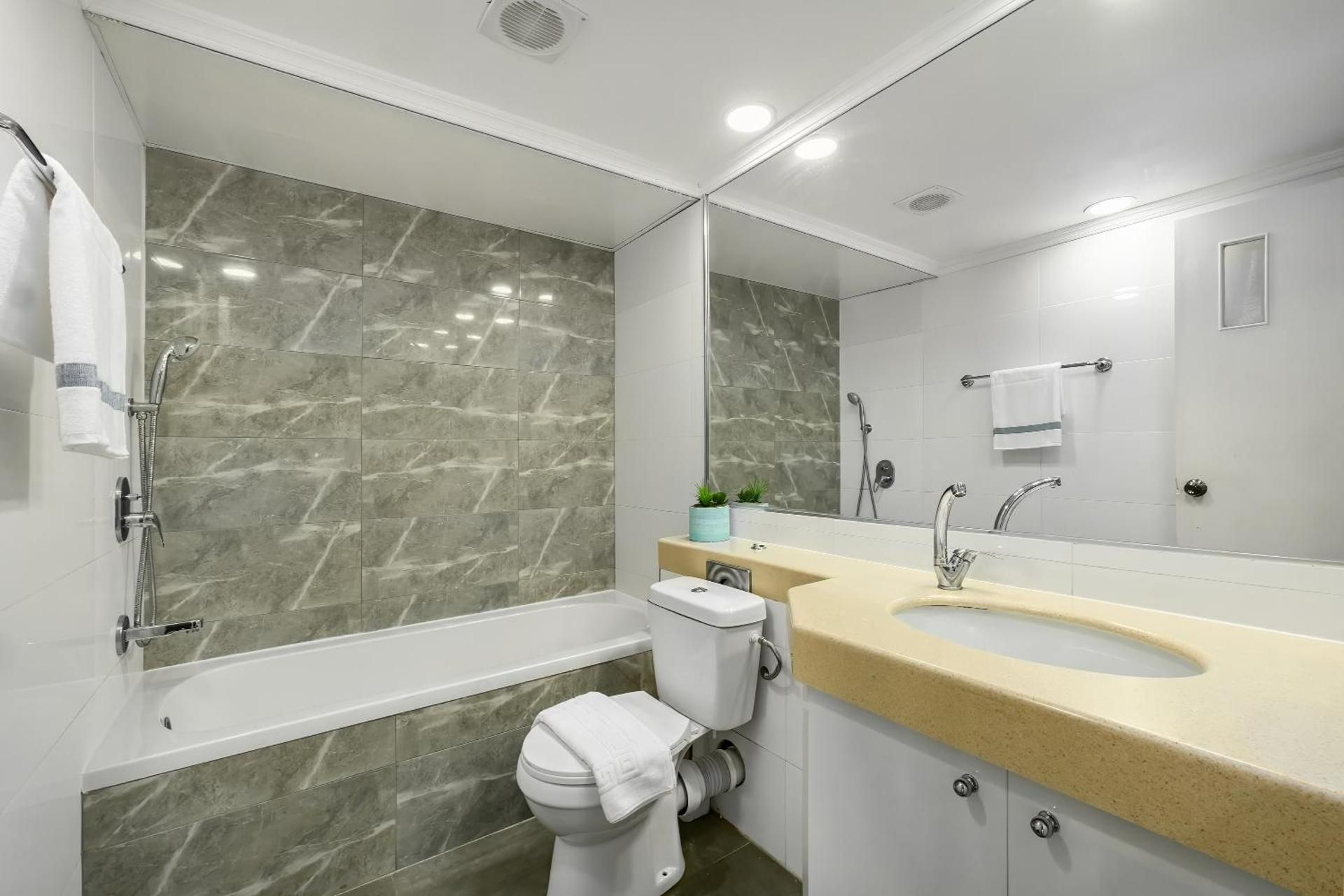 Royal Park Residence by Sea N' Rent One-Bedroom Apartment 92