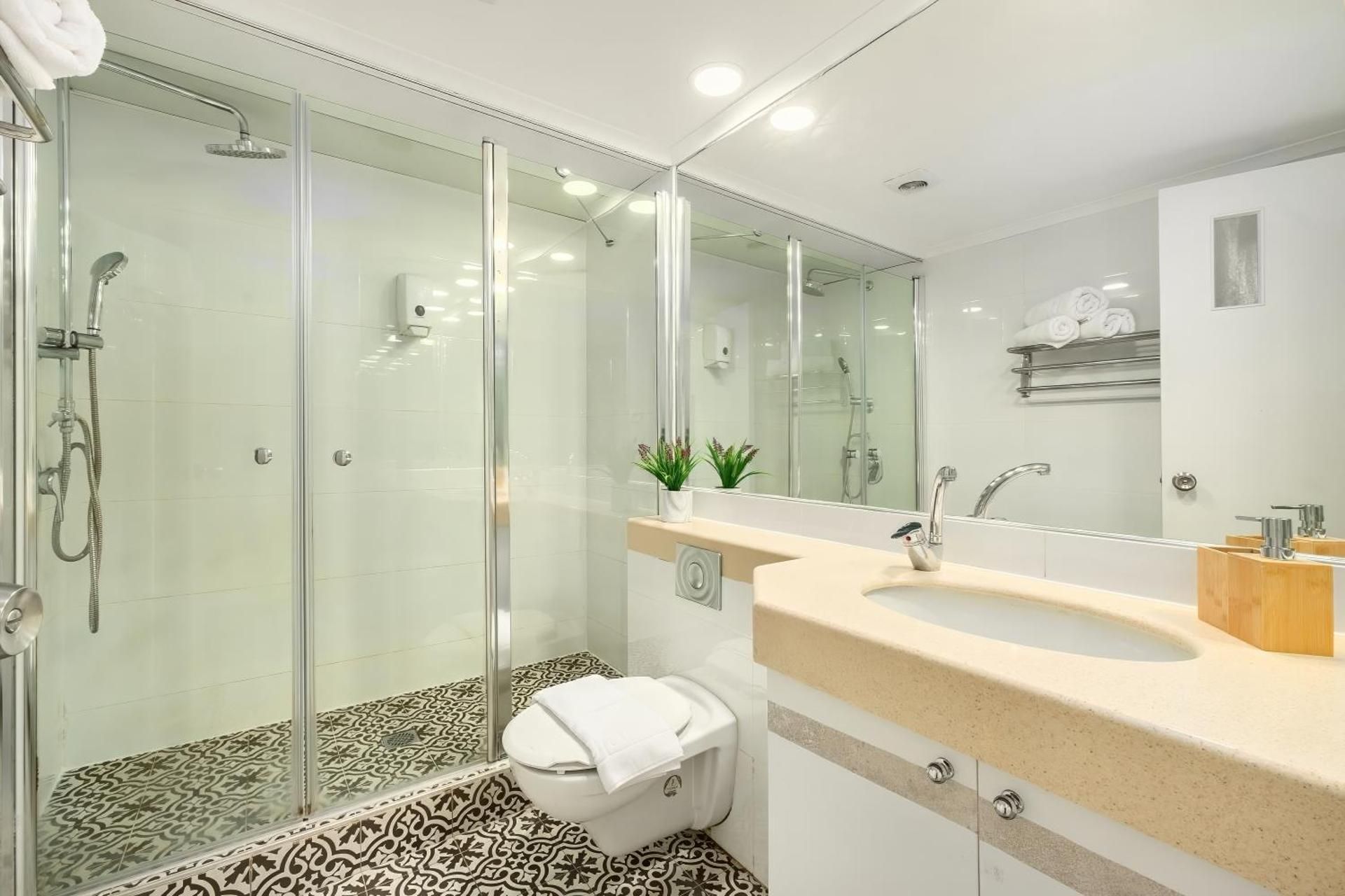 Royal Park Residence by Sea N' Rent Two-Bedroom Apartment 55