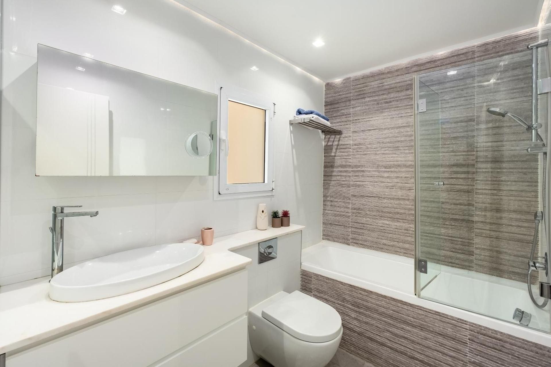 Royal Park Residence by Sea N' Rent Two-Bedroom Apartment 37