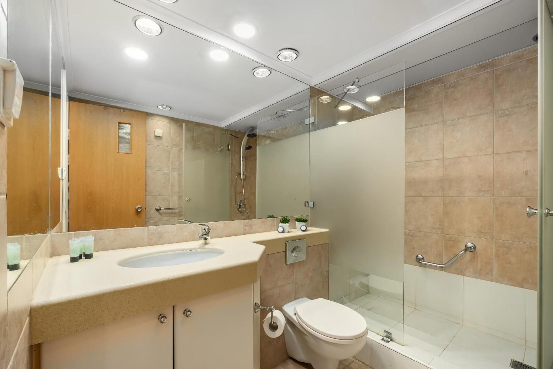 Royal Park Residence by Sea N' Rent Two-Bedroom Apartment 31