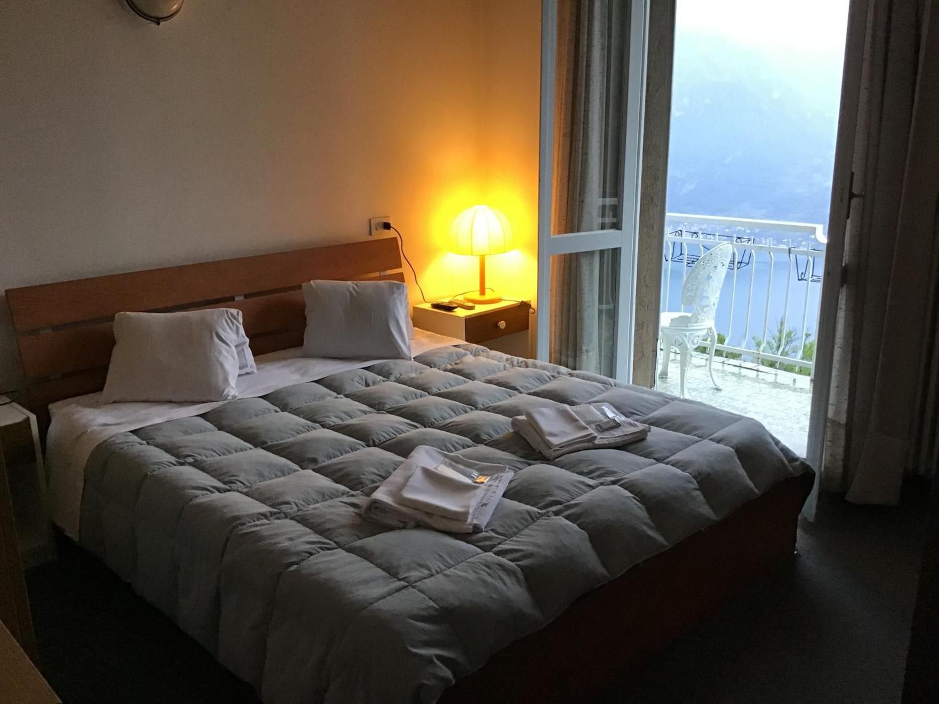 Double Room with Lake View
