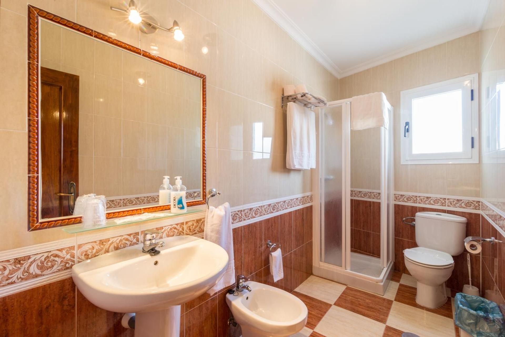 Hostal Rural Alba Quadruple Room 3