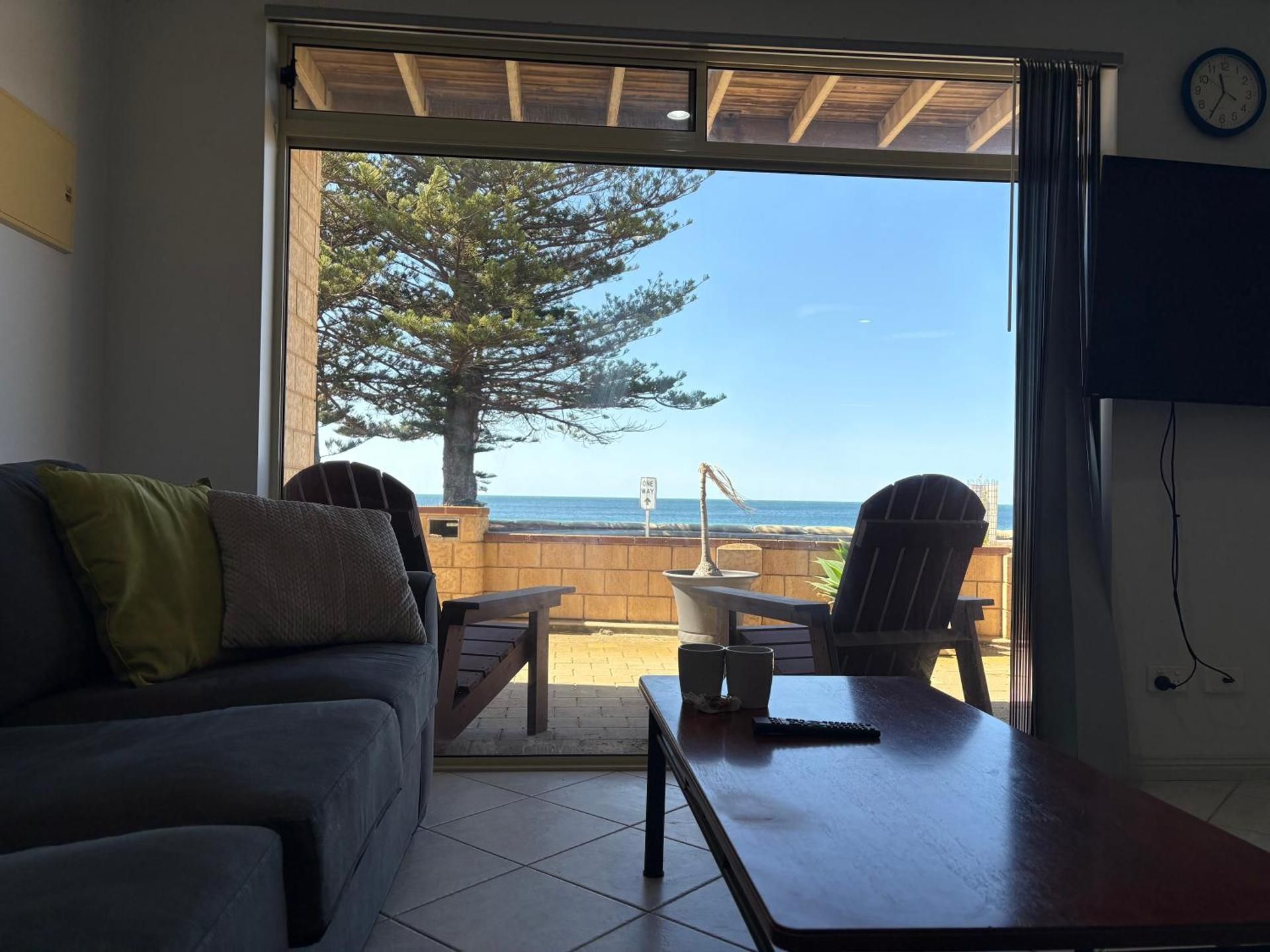 Tumby Bay Hotel Seafront Apartments Two-Bedroom Apartment