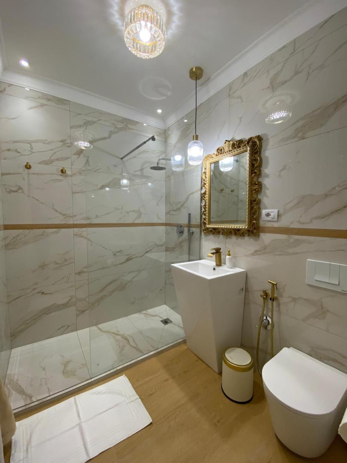 Gaglian's Suites Lake Como Double Room with Private Bathroom 11