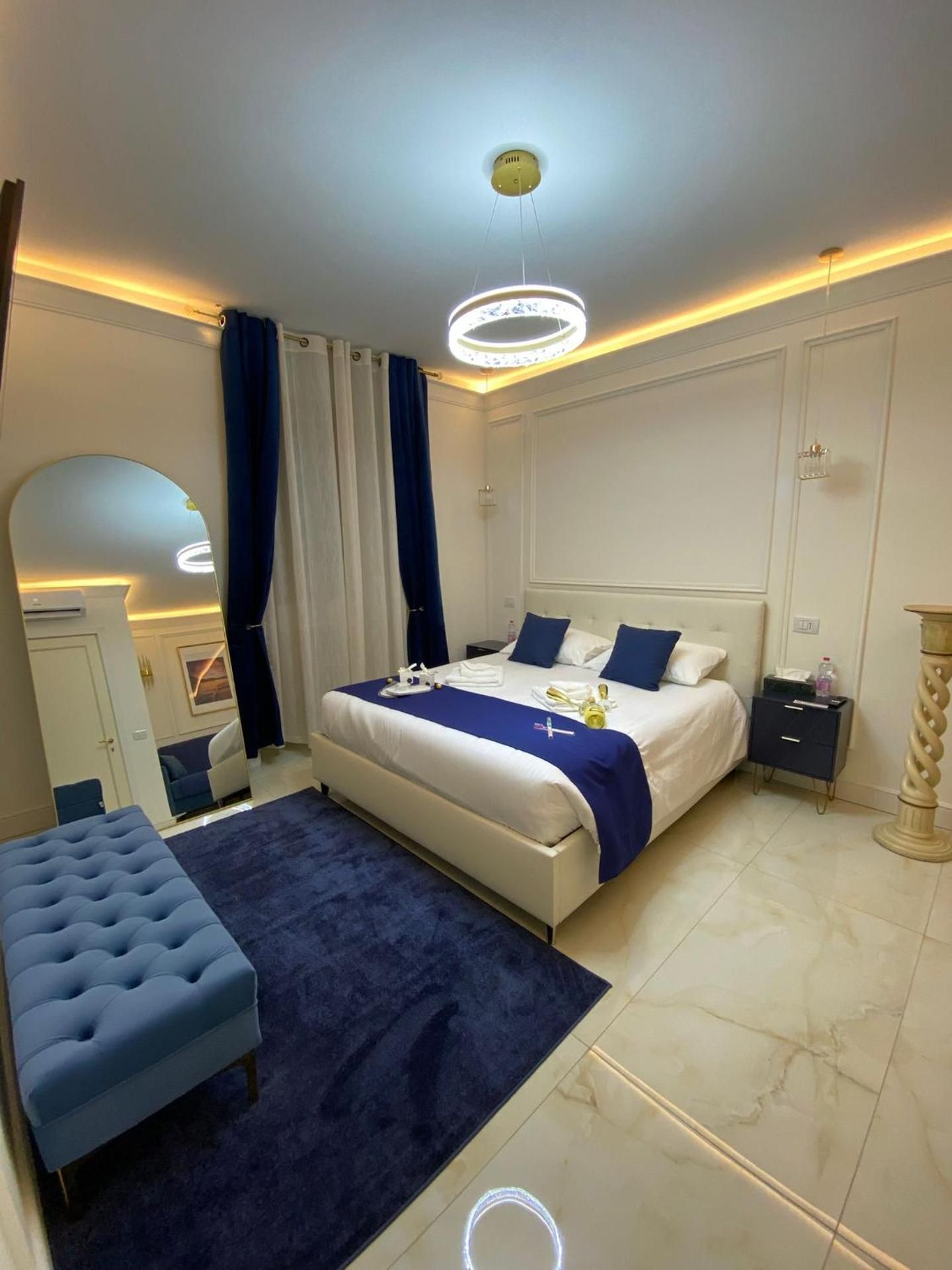 Gaglian's Suites Lake Como Double Room with Private Bathroom 7