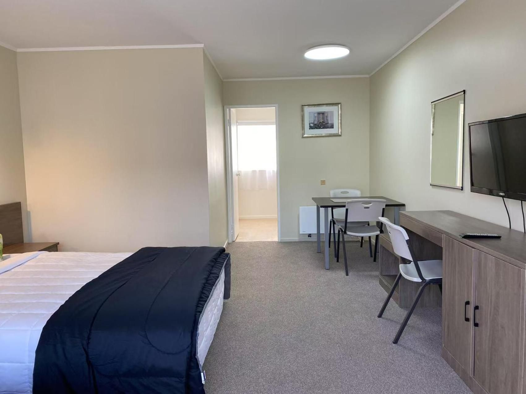 Malones Spa Motel Standard Studio with Hot Tub 2