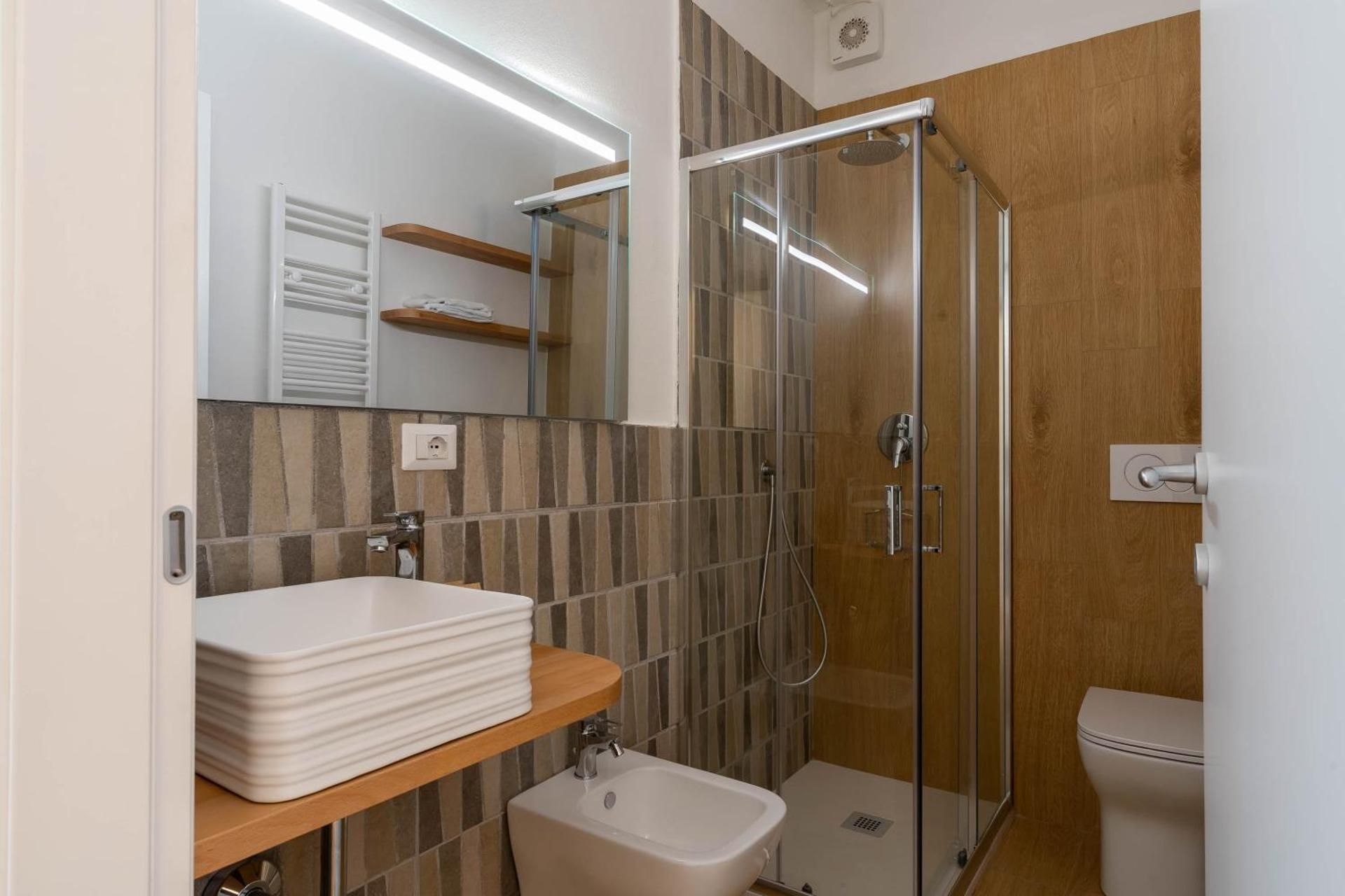 Deluxe Double or Twin Room with Lake View