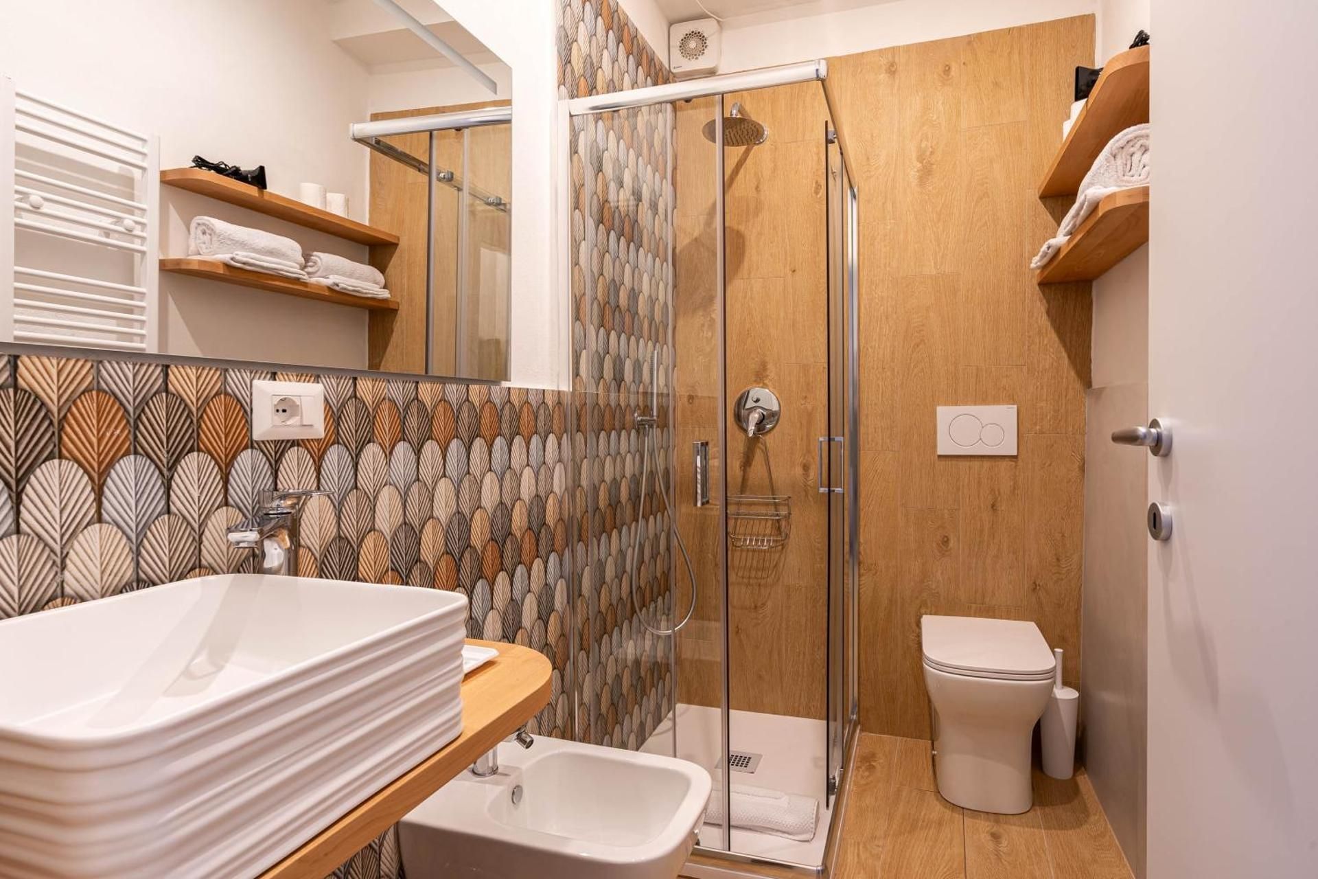 Como Lake Chic Retreat - Lake View - Self Checkin Double or Twin Room with Lake View 3