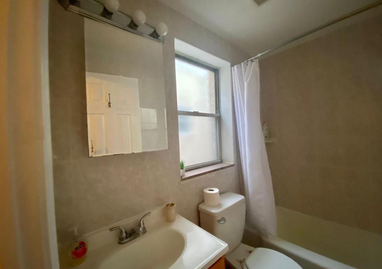 Historic Townhouse Oasis with En-suite Bathroom Budget Double Room 7