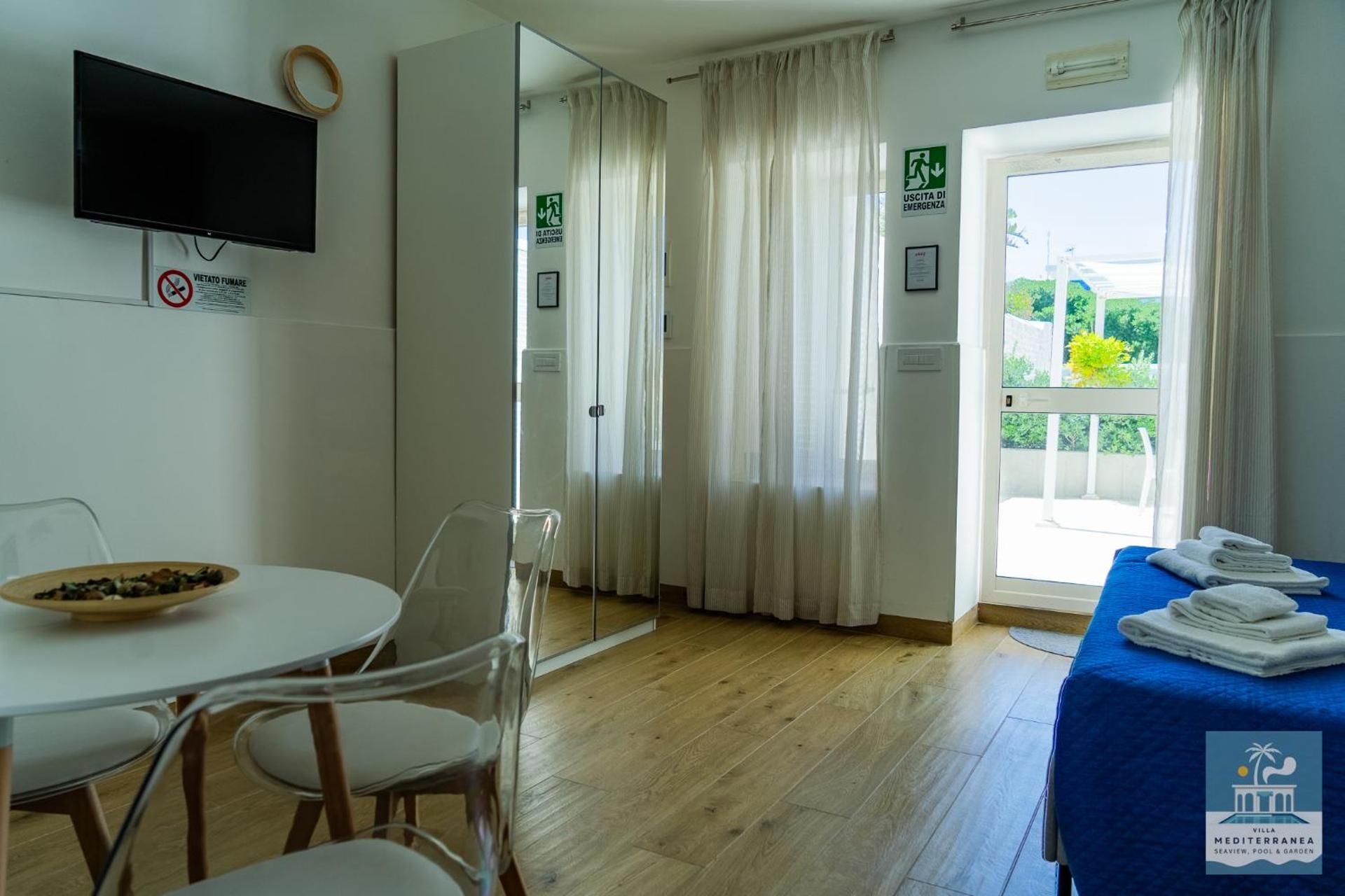 Villa Mediterranea Apartments - Seaview, Pool & Garden Studio 2