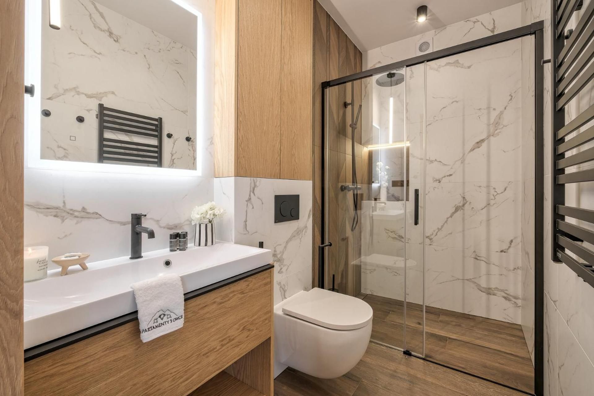 Apartamenty 3 Owce Deluxe One-Bedroom Apartment with Garden View 5