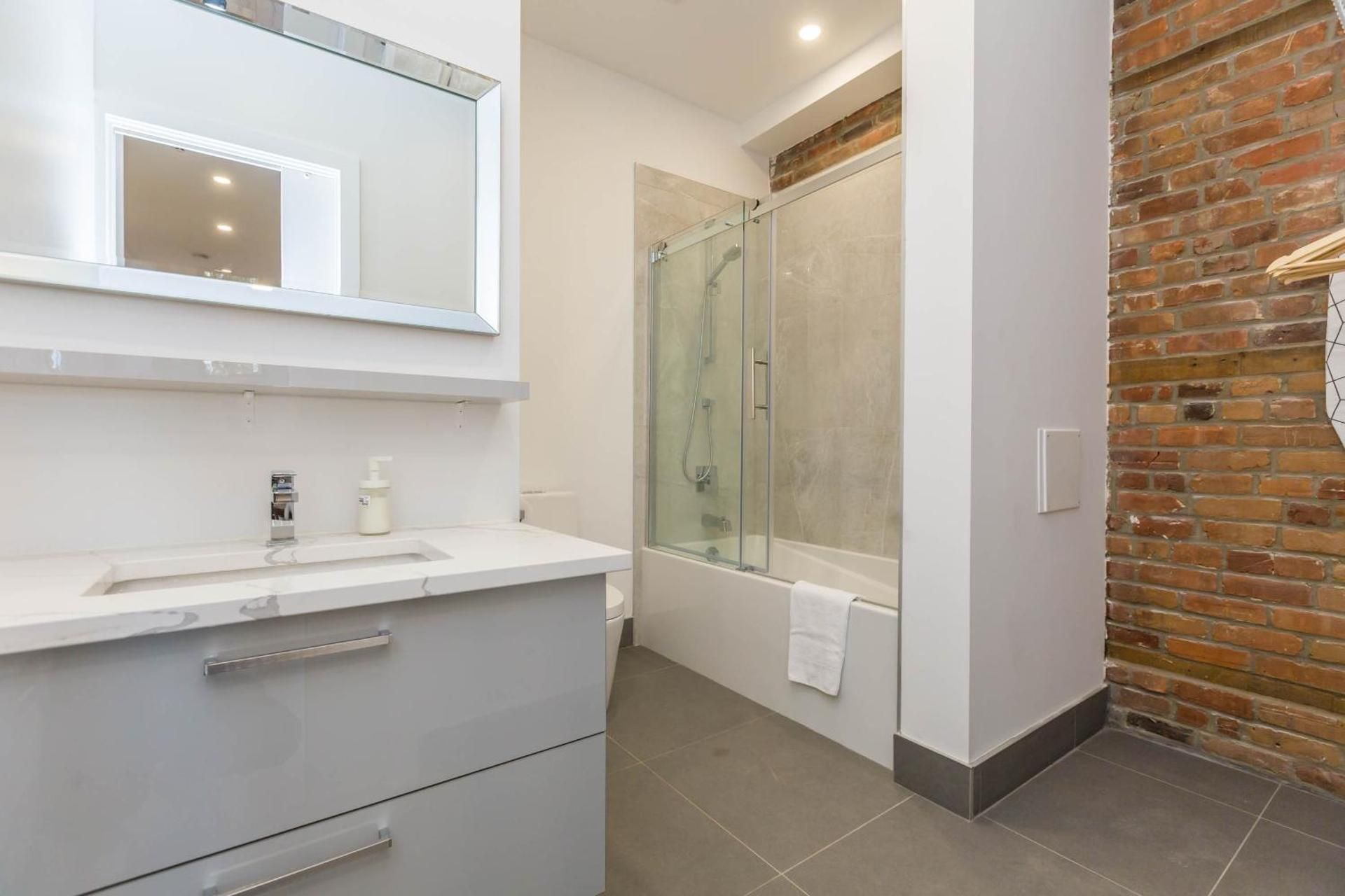 Lofts du Parc LaHaie Studio 64