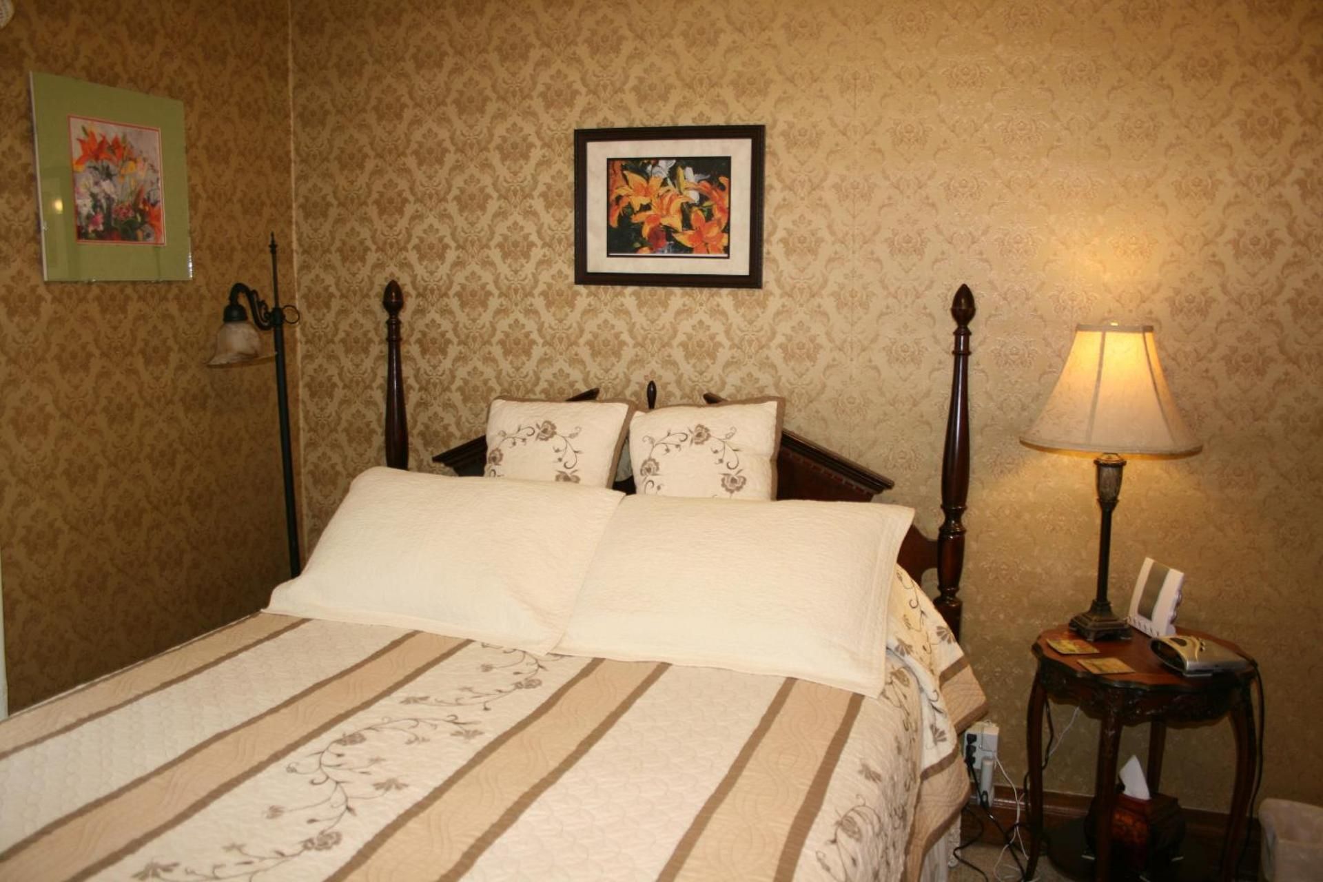 Serendipity Bed and Breakfast Queen Room 2
