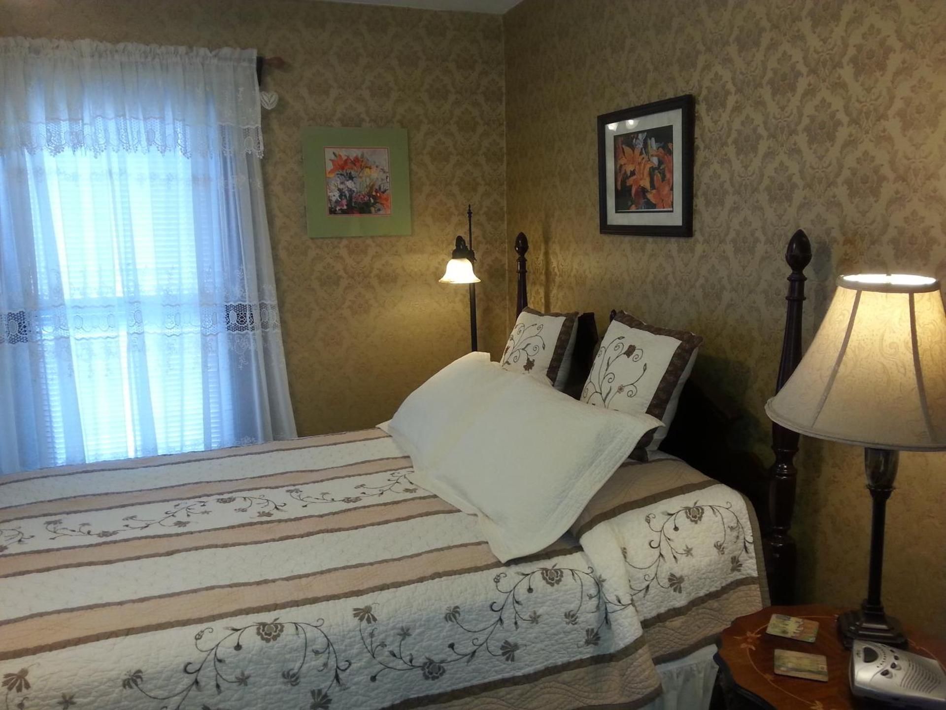 Serendipity Bed and Breakfast Queen Room
