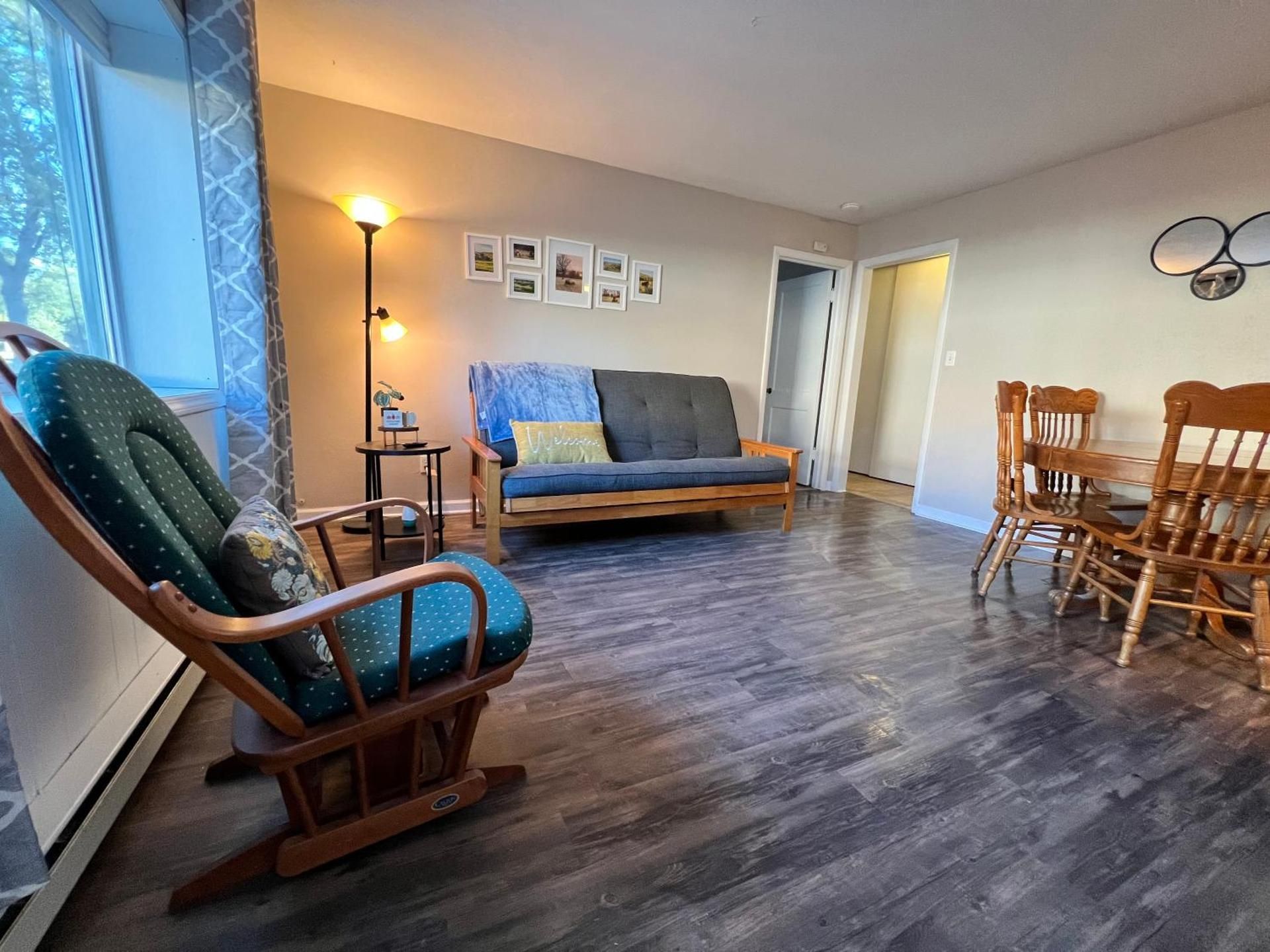 Burrel Avenue Apartments One-Bedroom Apartment 2