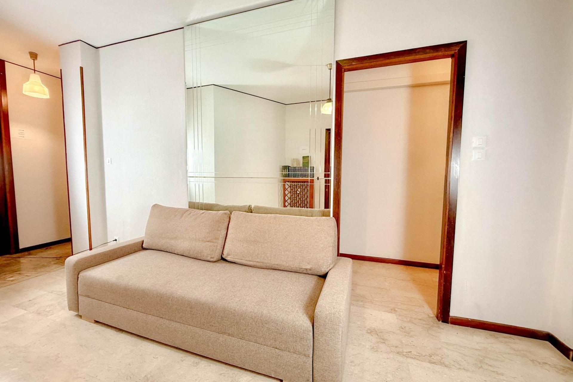 Shared lounge/TV area