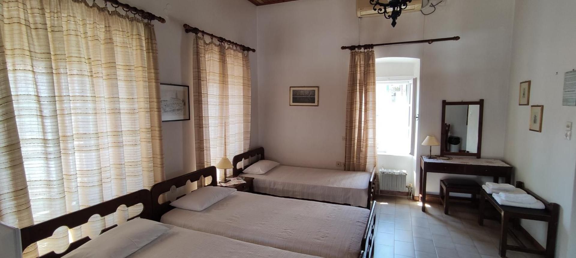 Porphyra Triple Room with Terrace