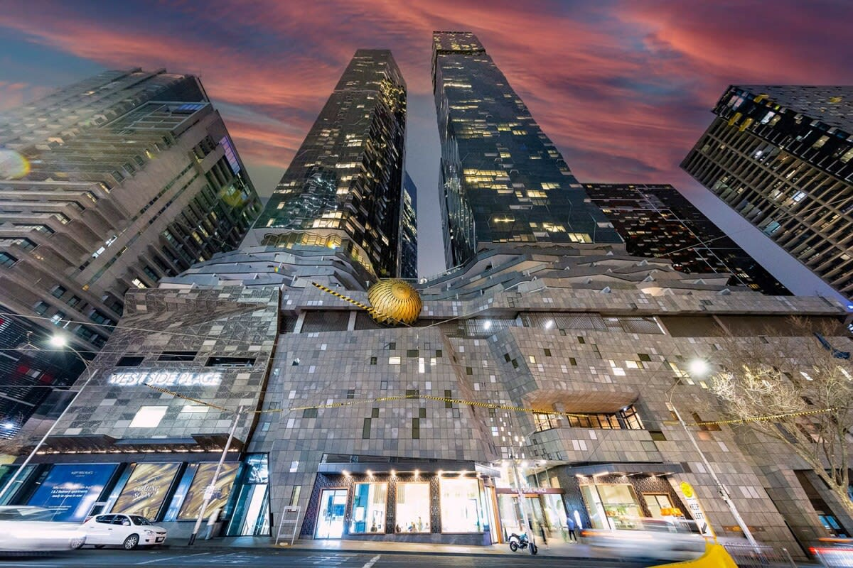 Luxe Docklands City Suites • Southern Cross 