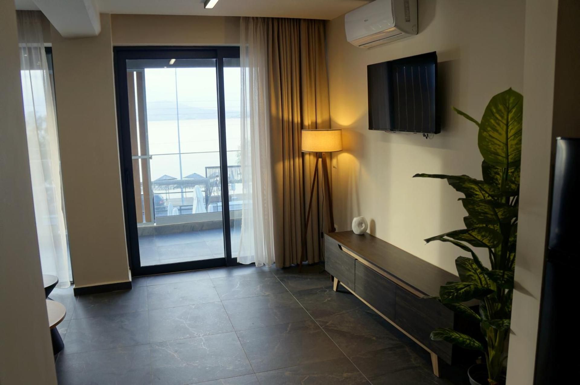 SABBAL apartments Quadruple Room with Sea View 3