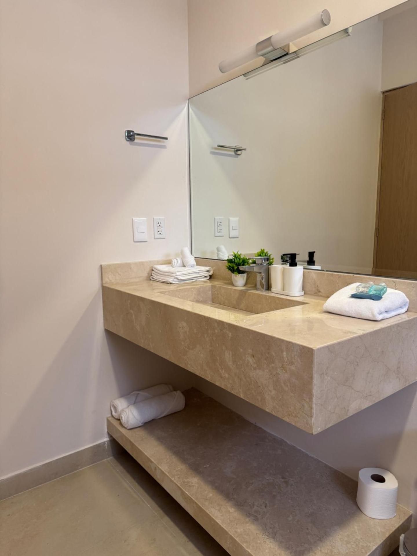 Hotel Zuna 56 Playa One-Bedroom Loft Apartment with Balcony 2