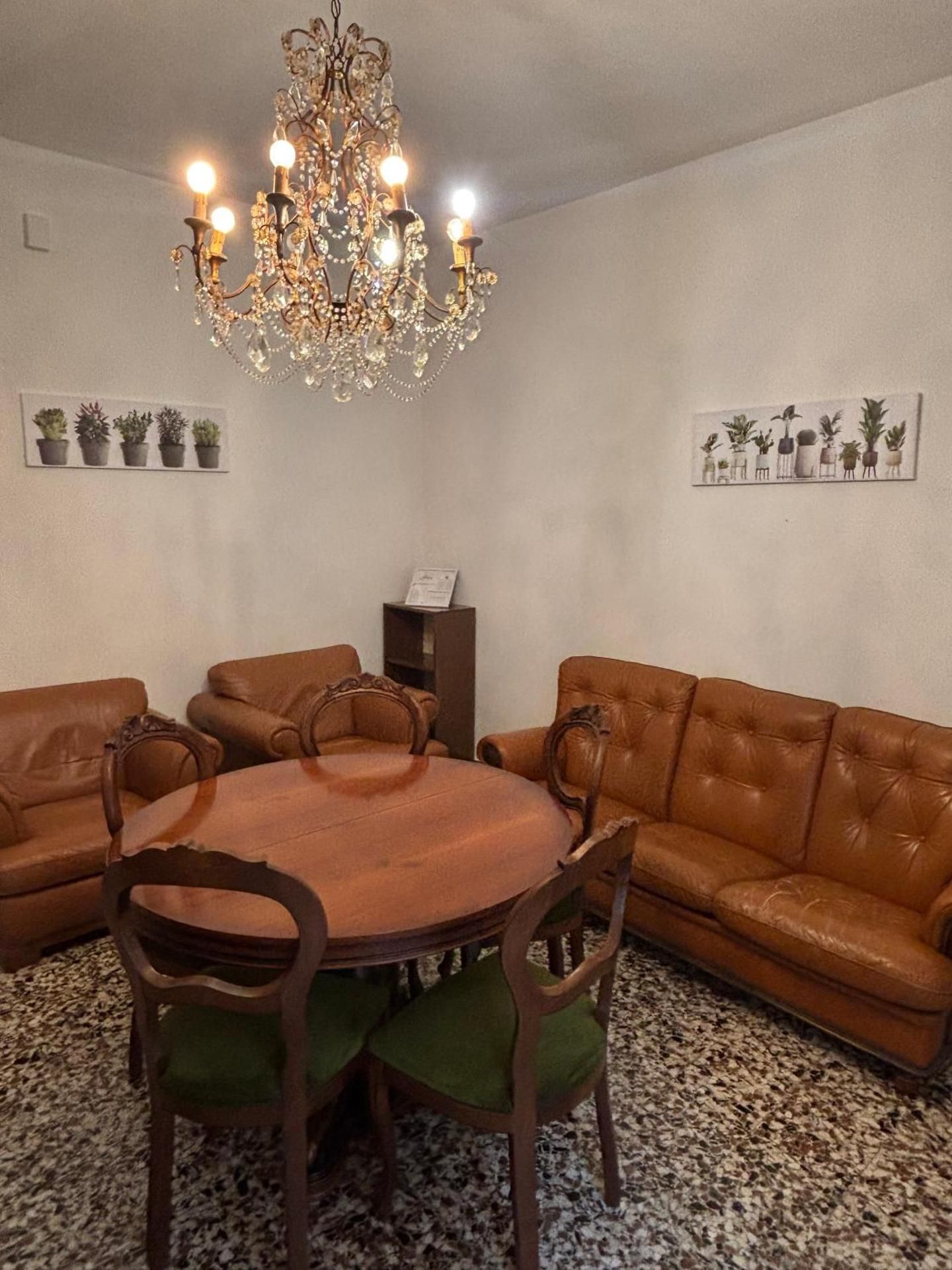 Shared lounge/TV area