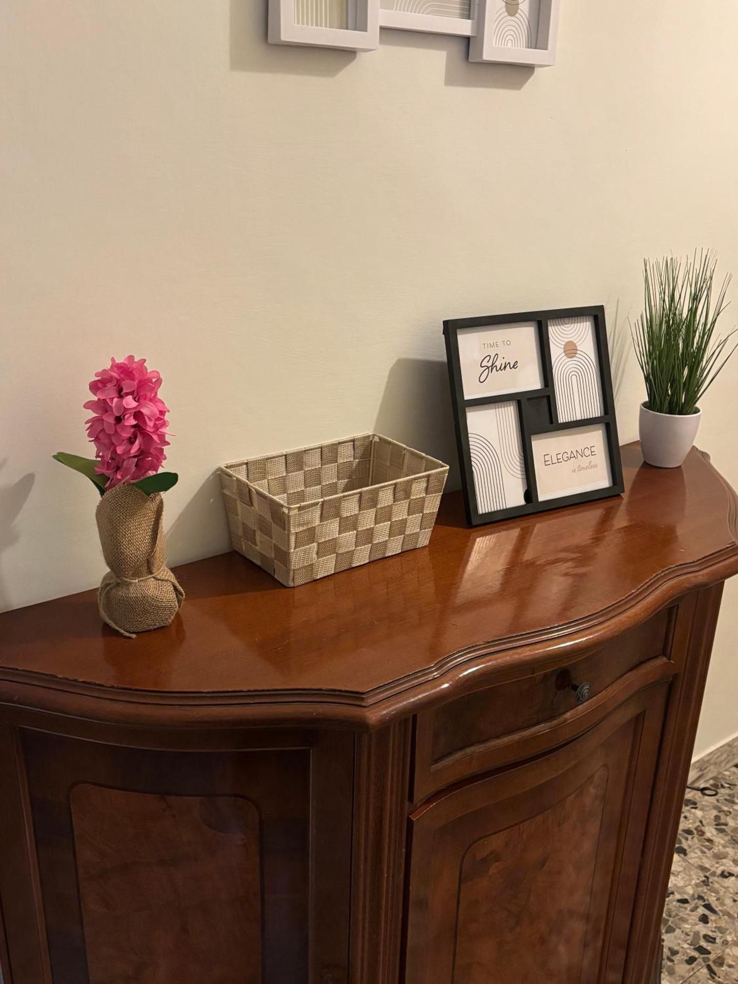 Shared lounge/TV area